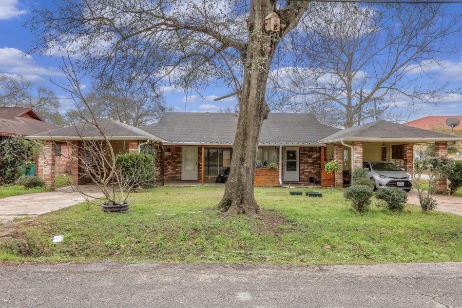 Property photo for 1013 Mccall Avenue, Conroe, TX