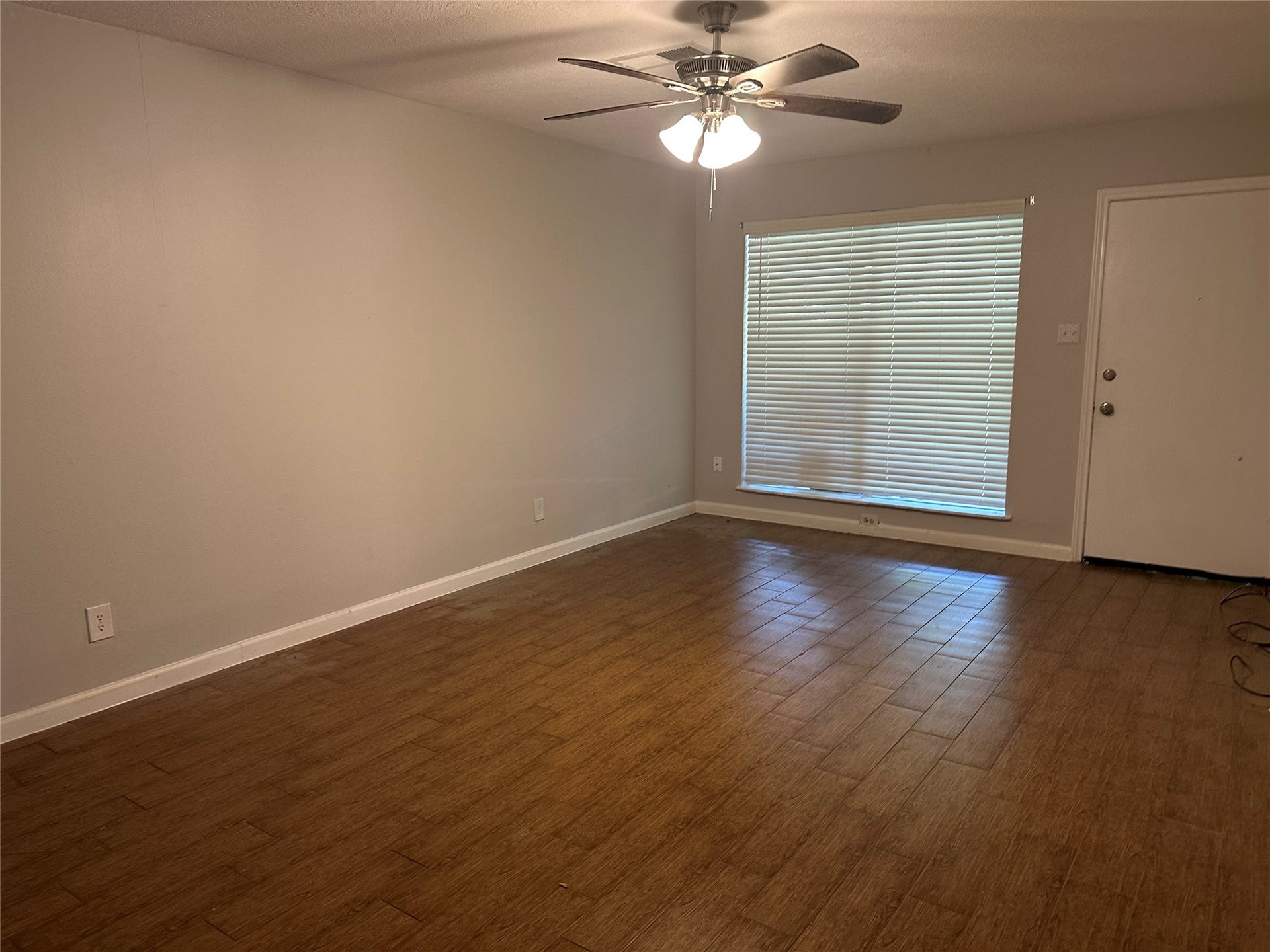 1013 Mccall Avenue, Conroe, TX 77301