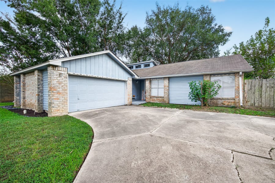 Property photo for 8623 Quail Hills Drive, Houston, TX