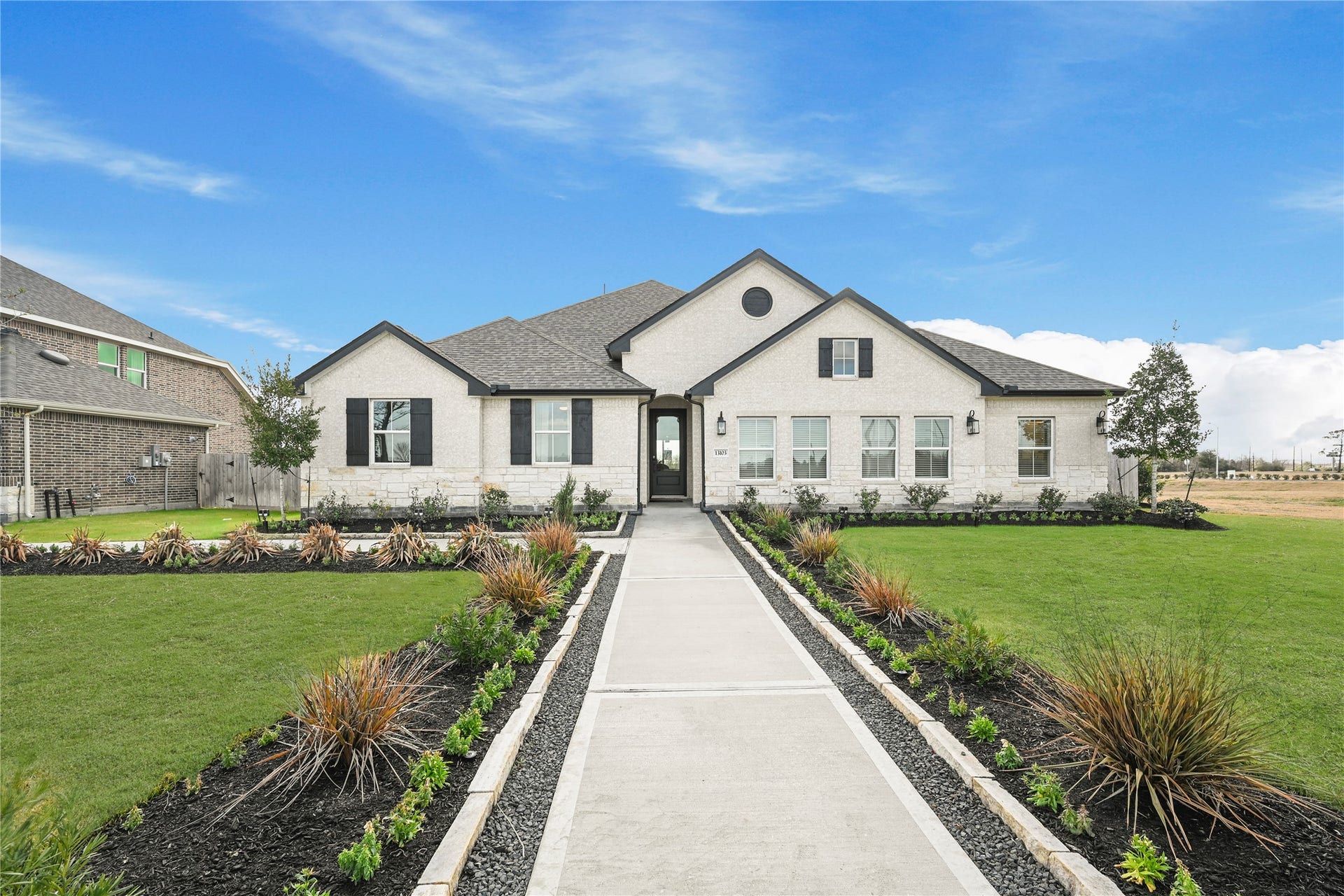*Photo is for illustrative purposes only and may not depict the actual home. Features, materials, colors, and specifications may vary.*