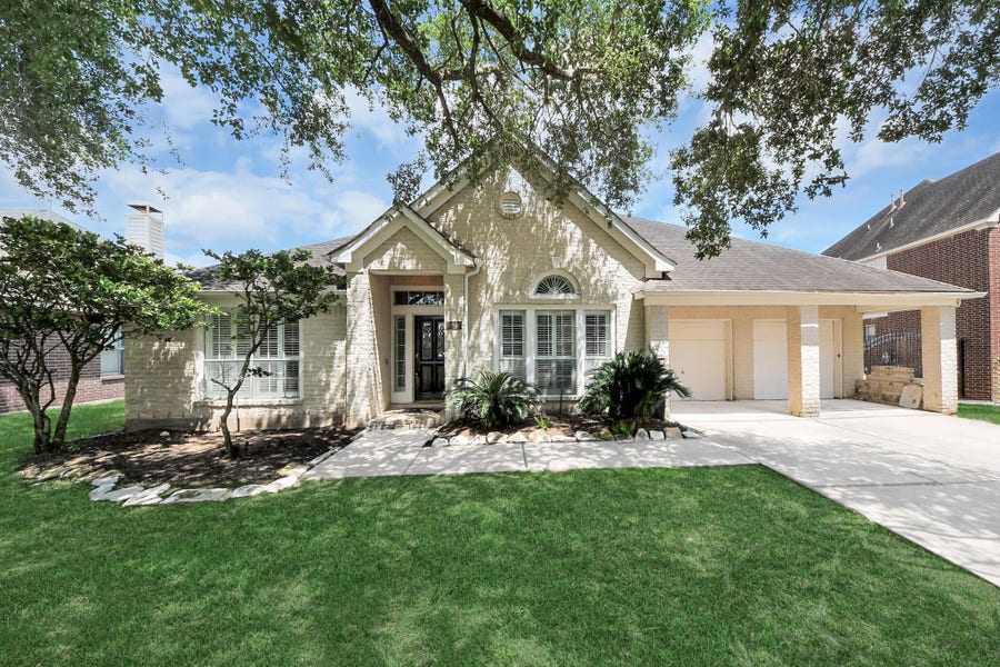 Property photo for 5527 Moss Meadow Court, Sugar Land, TX