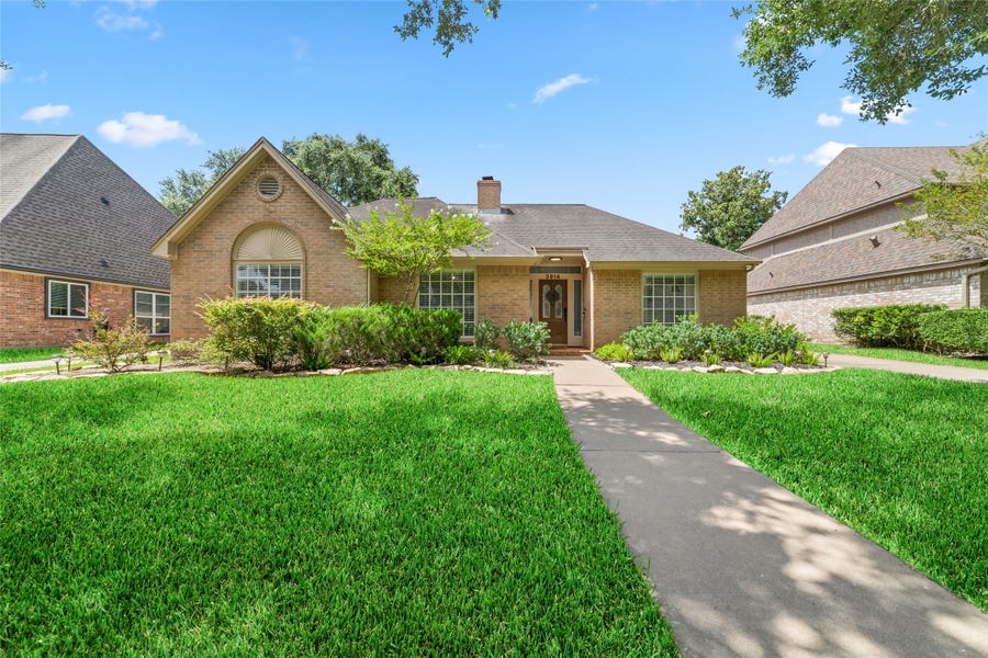 Property photo for 3914 Felicia Drive, Sugar Land, TX