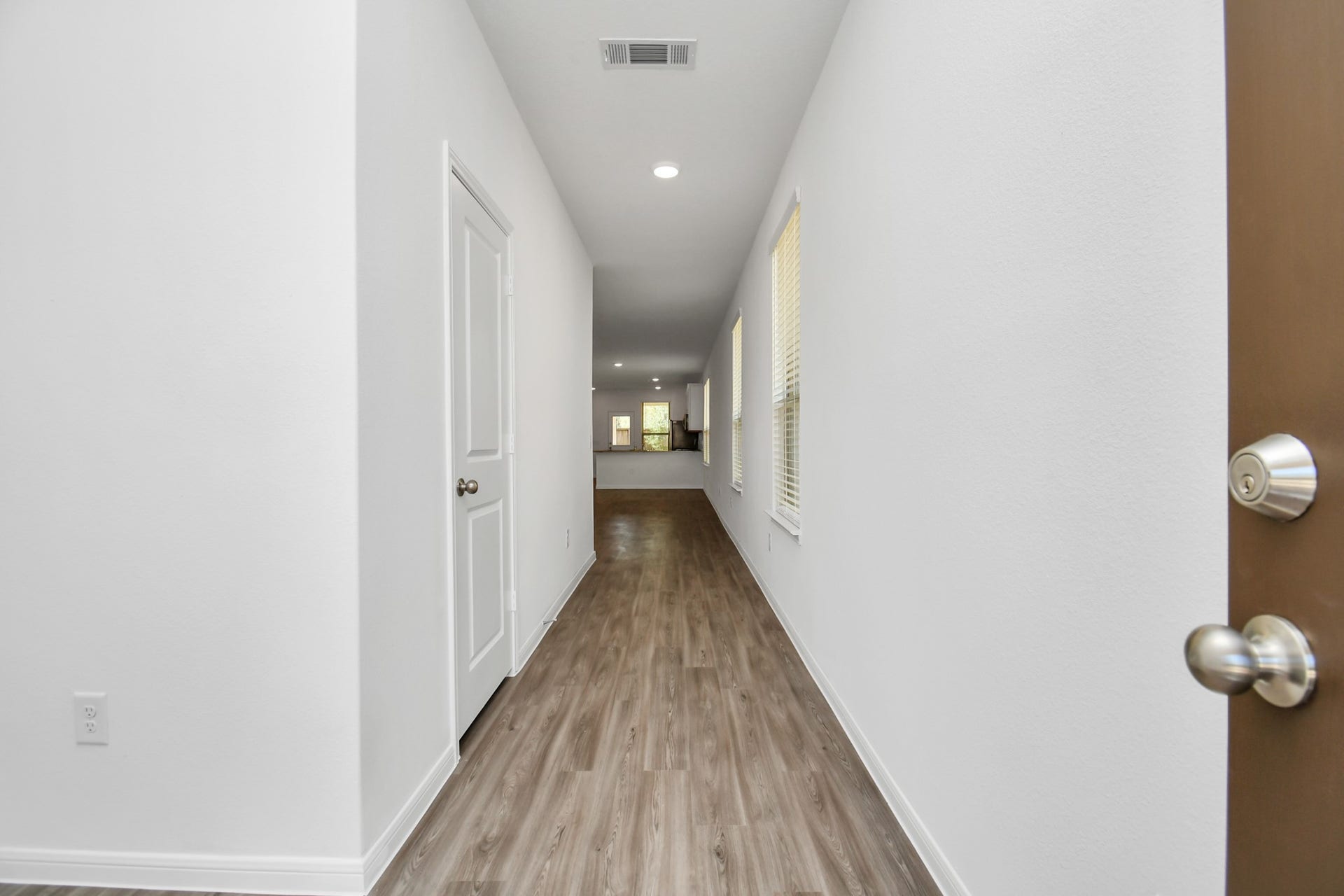 16150 Elbridge Court, Conroe, TX 77302 Stepping through the front door, the interior reveals itself with a sense of spaciousness and sophistication.