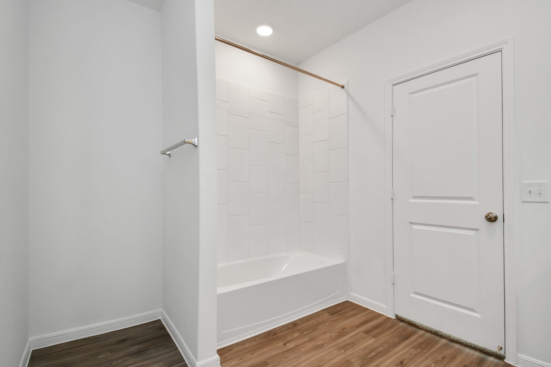 16150 Elbridge Court, Conroe, TX 77302 Great open space in the master bathroom you can make this space super useful.