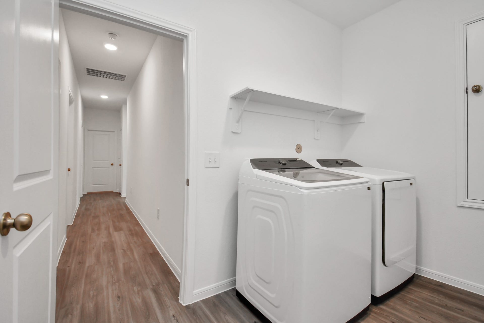 16150 Elbridge Court, Conroe, TX 77302 Home equipped with Washer and Dryer located in the utility room that is inside the home, with easy access from garage.