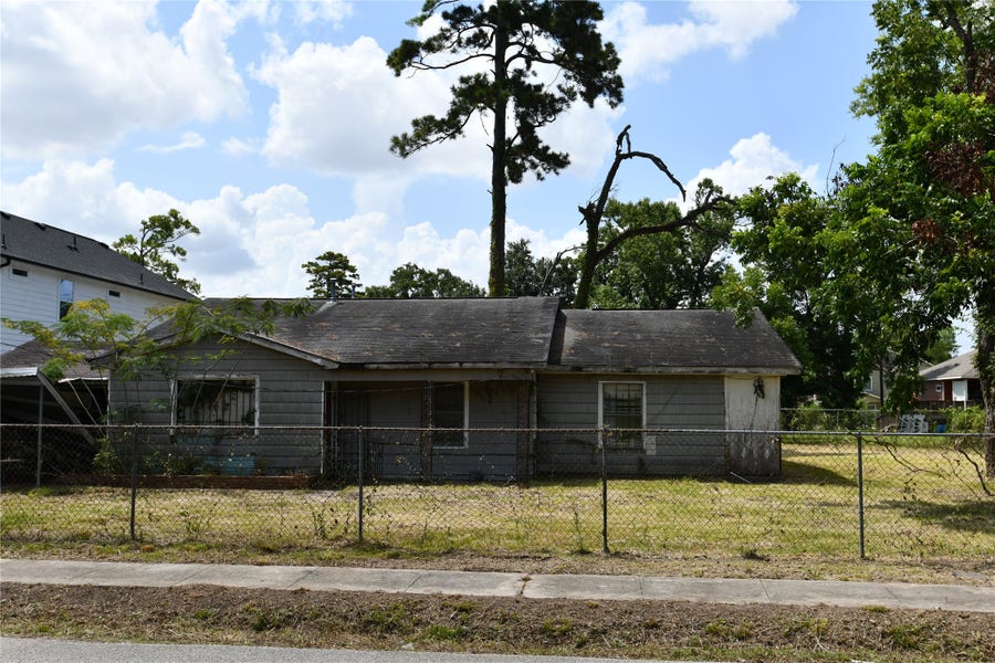 Property photo for 8206 Sterlingshire Street, Houston, TX