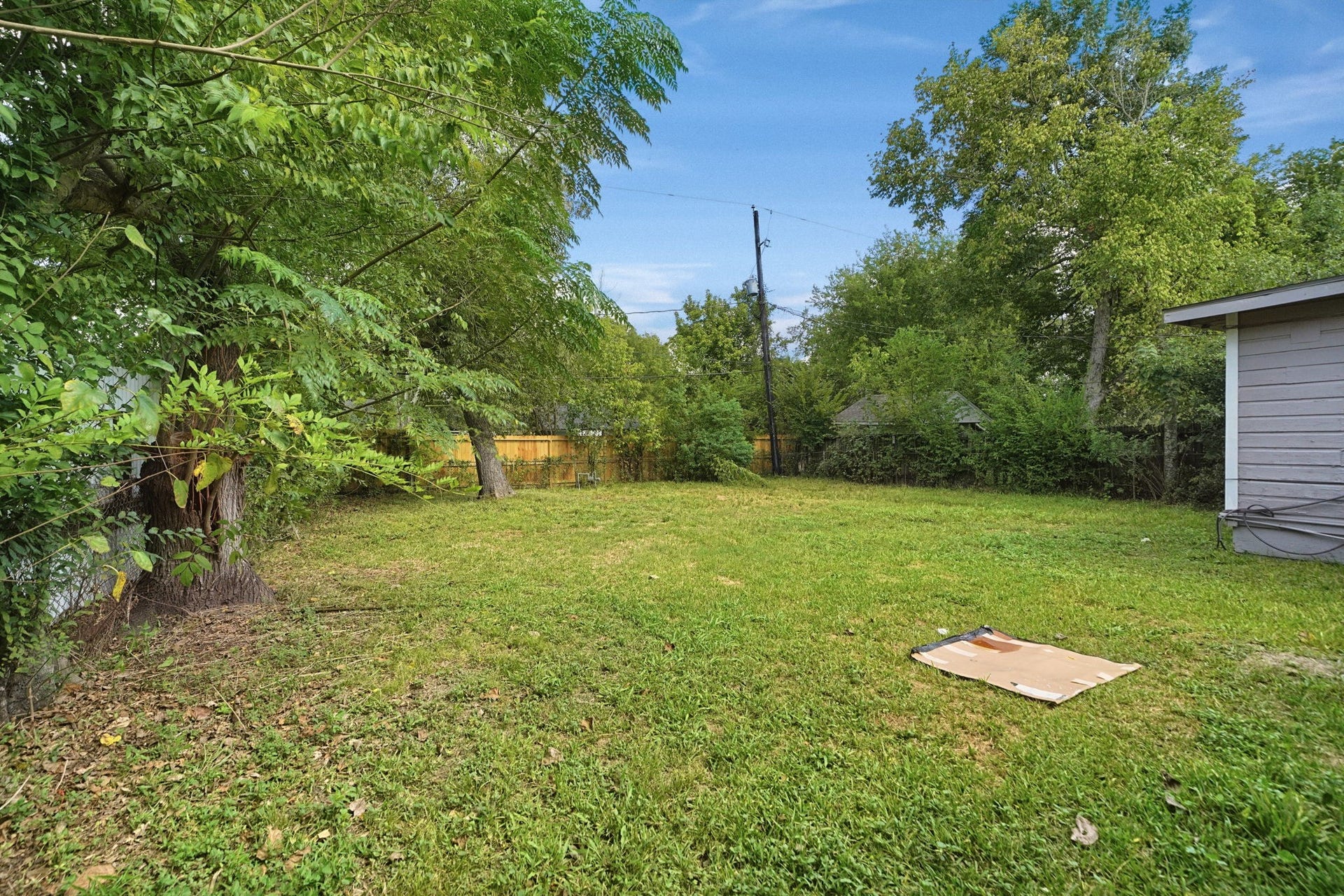 5851 Southtown Street, Houston, TX 77033 5851 Southtown Street, Houston, TX 77033
