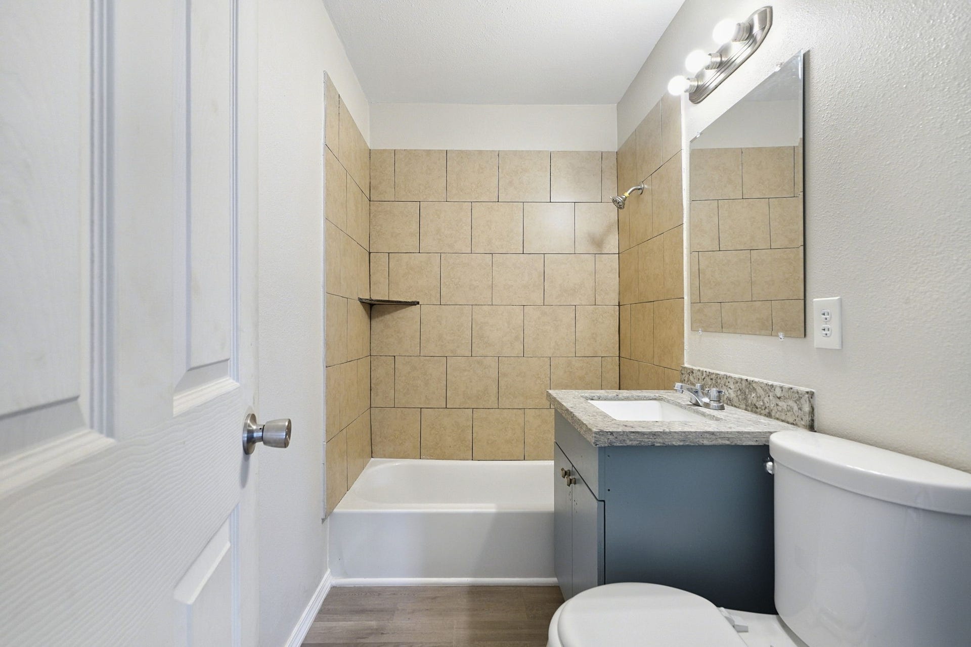 5851 Southtown Street, Houston, TX 77033 5851 Southtown Street, Houston, TX 77033