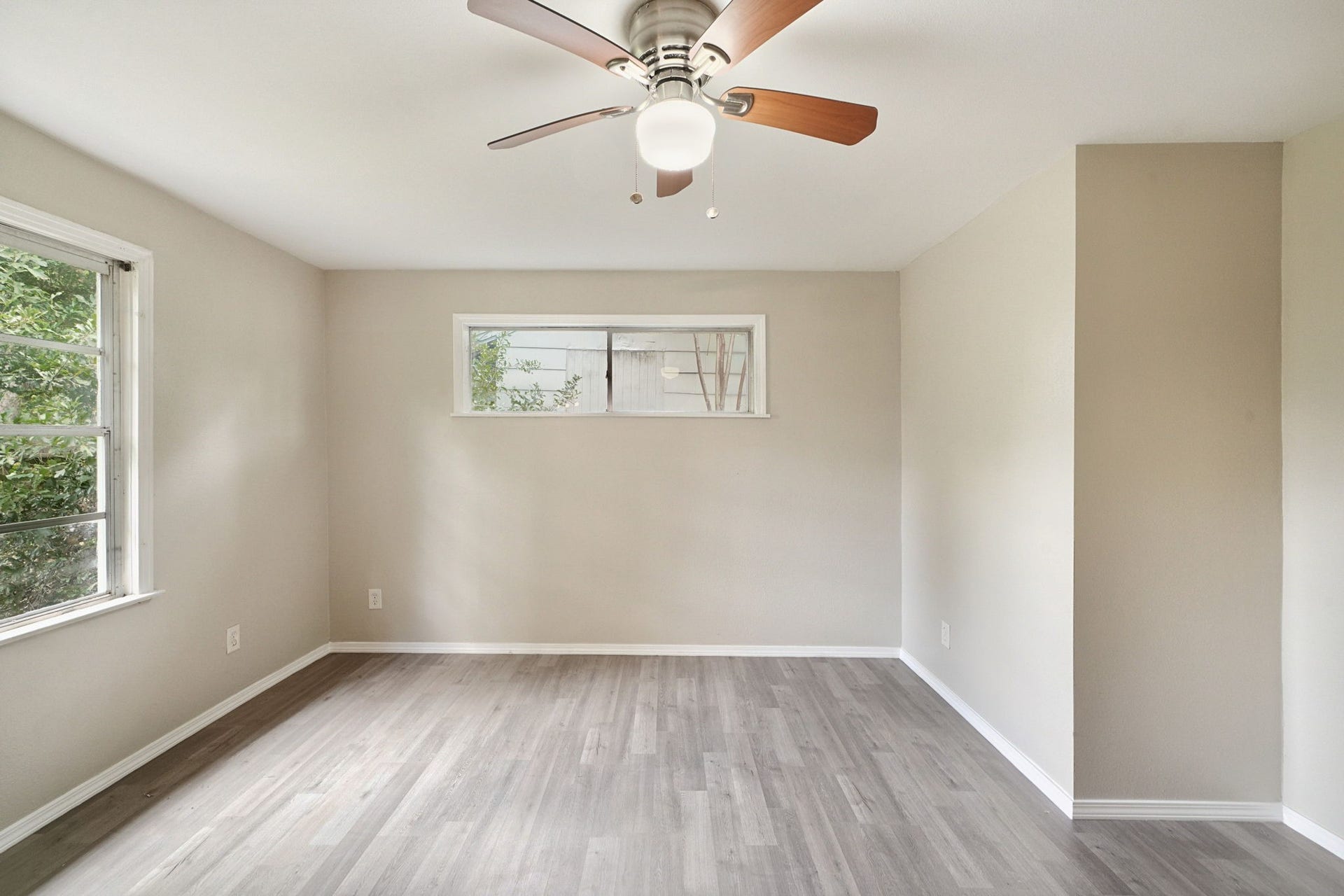 5851 Southtown Street, Houston, TX 77033 5851 Southtown Street, Houston, TX 77033