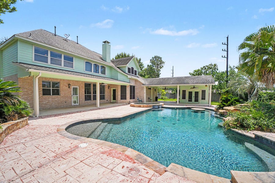 Property photo for 17303 Village Breeze Drive, Tomball, TX