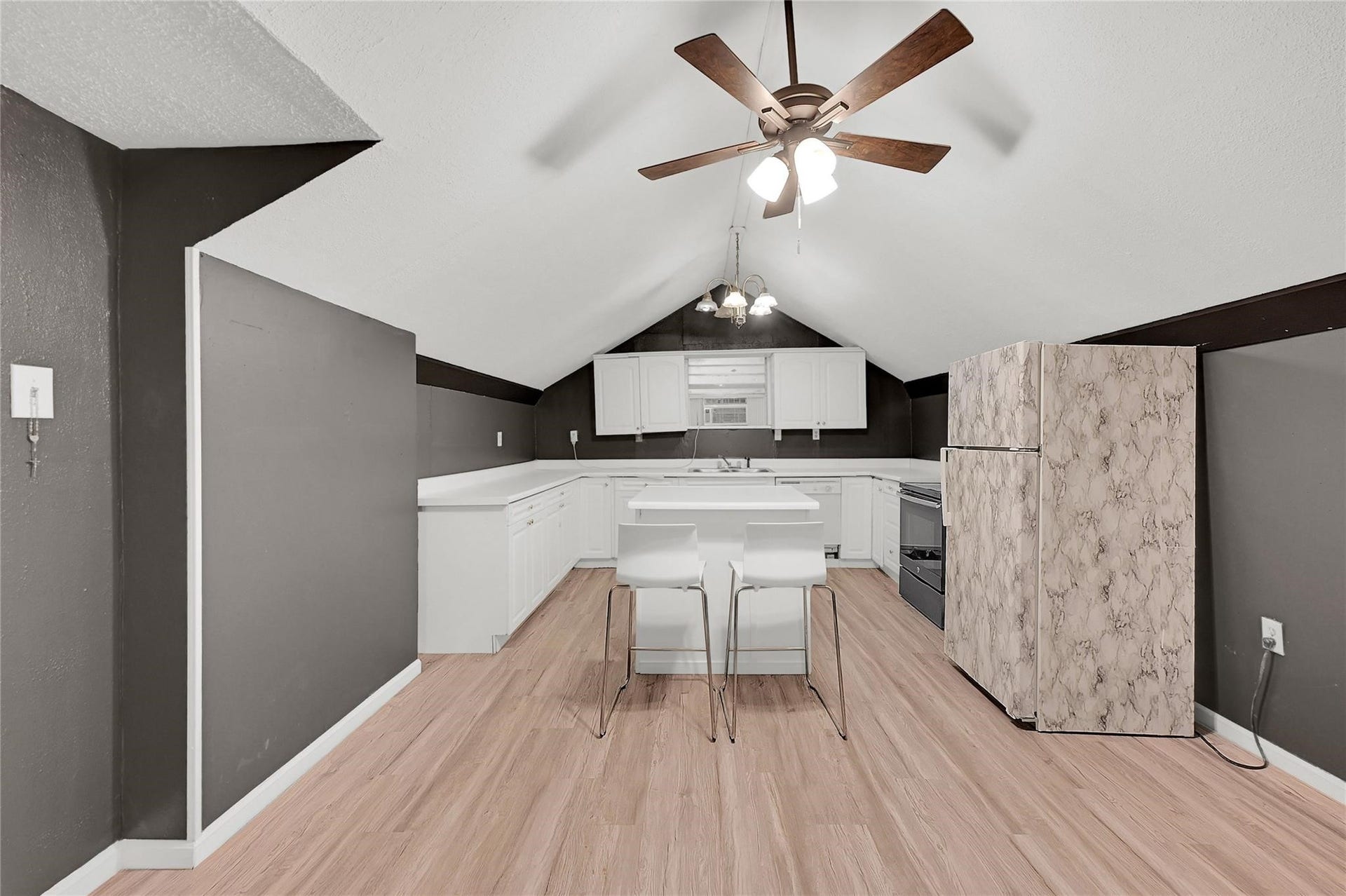 310 N Rock island Street, #4, Angleton, TX 77515 310 N Rock island Street, #4, Angleton, TX 77515