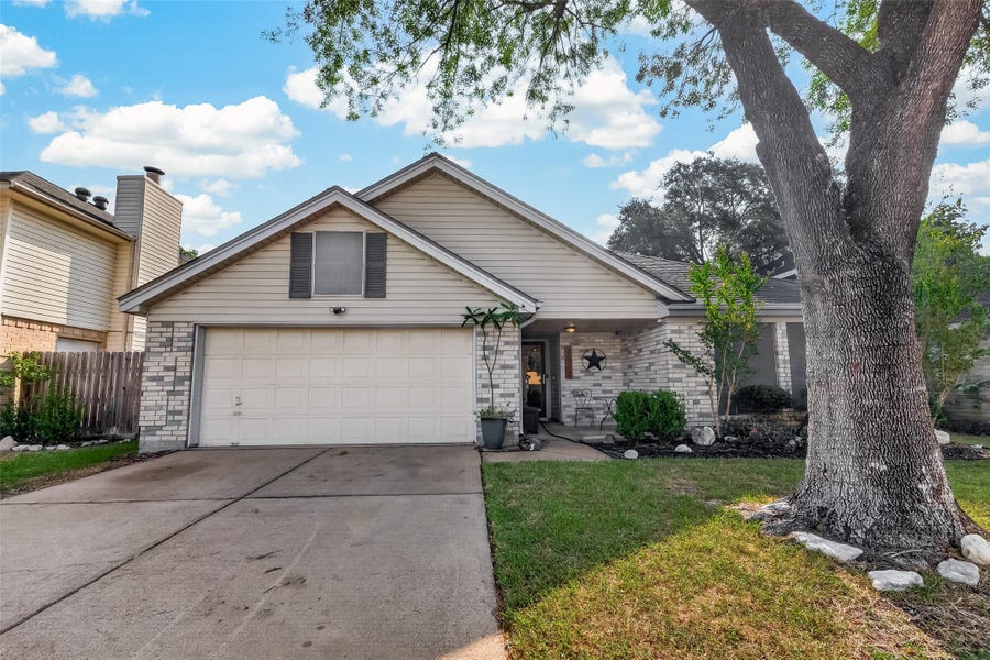Property photo for 7522 Cavesson Drive, Cypress, TX