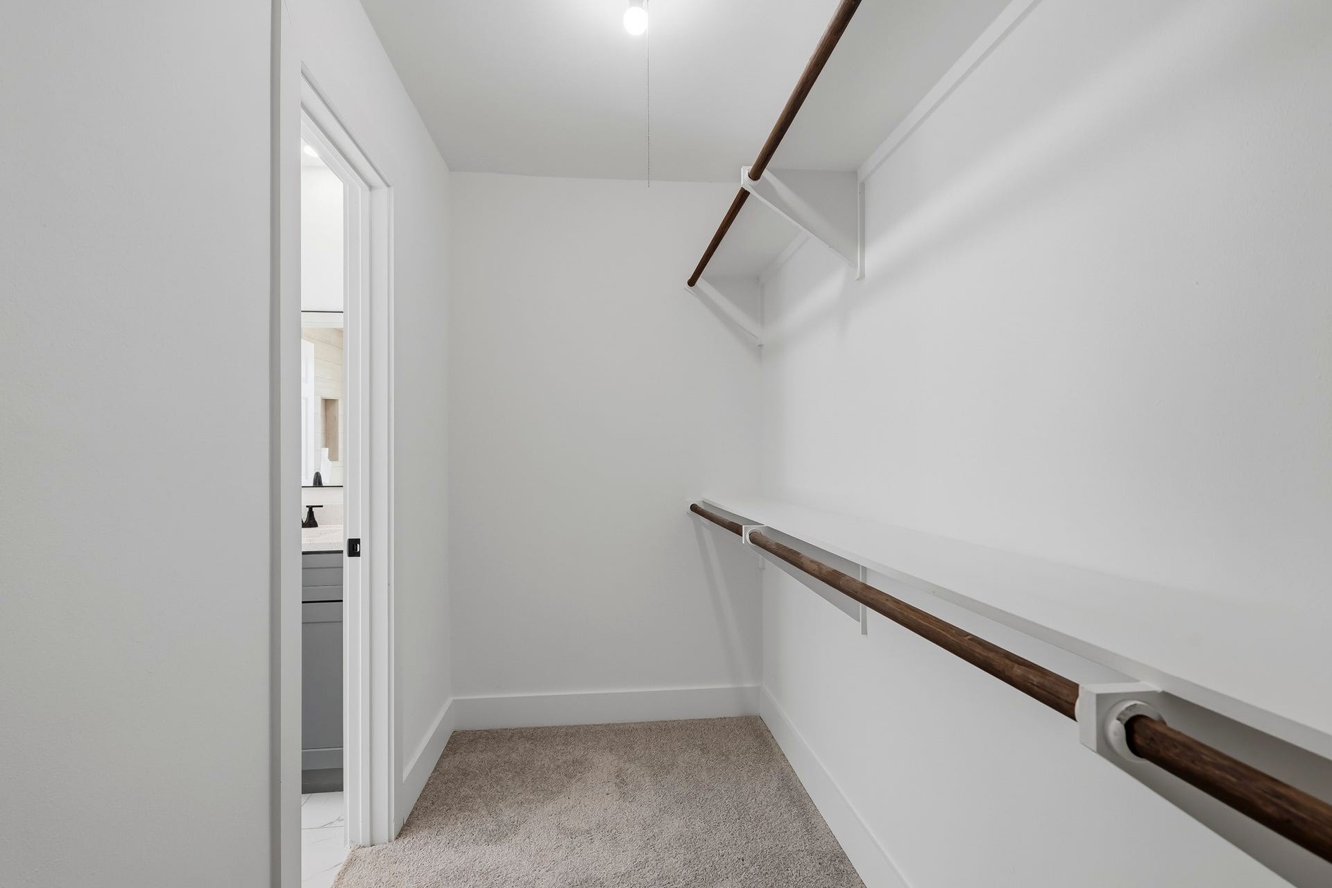 5906 Flower Gate Drive, Spring, TX 77373 Primary bedroom closet