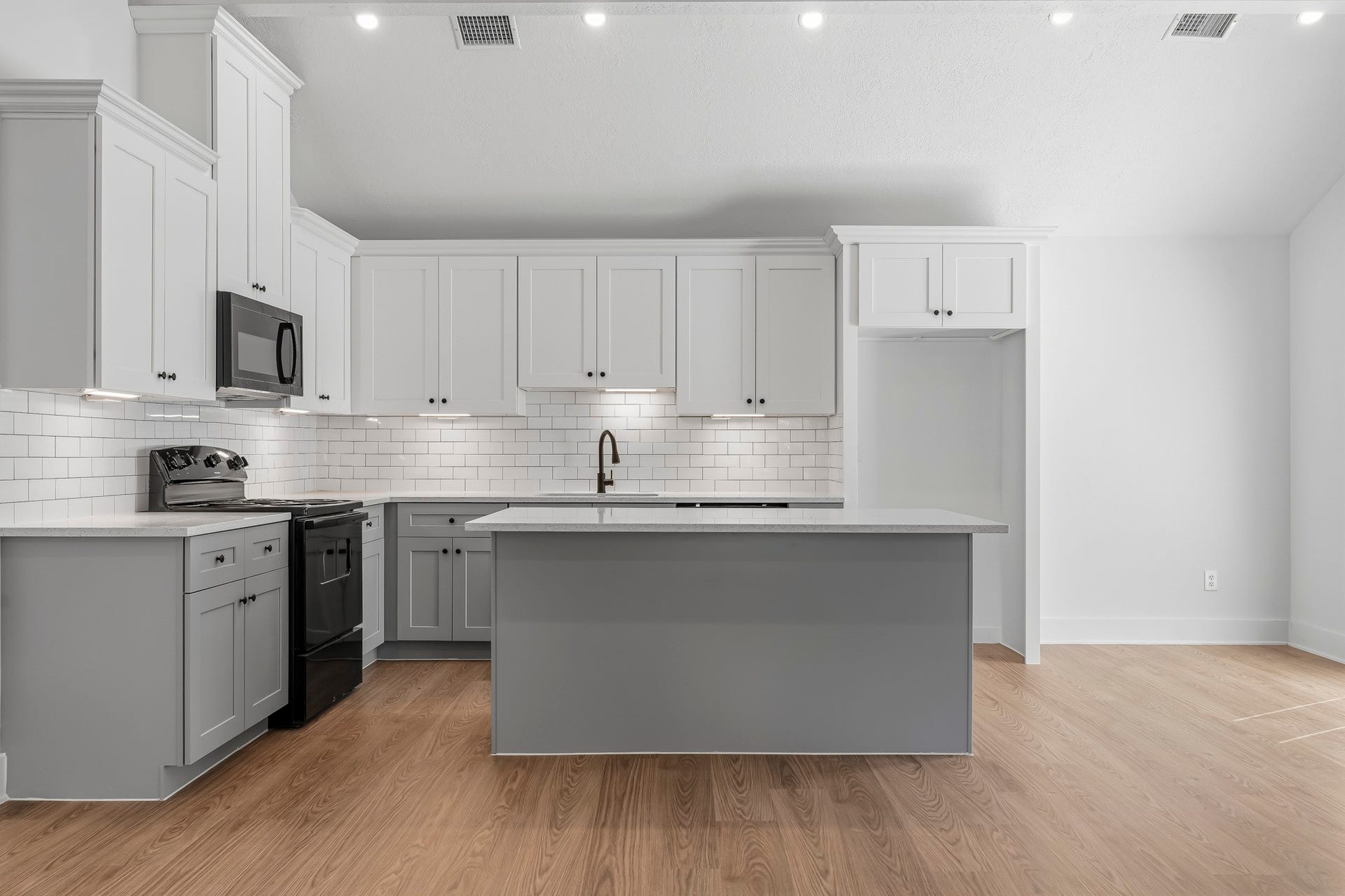 5906 Flower Gate Drive, Spring, TX 77373 Kitchen