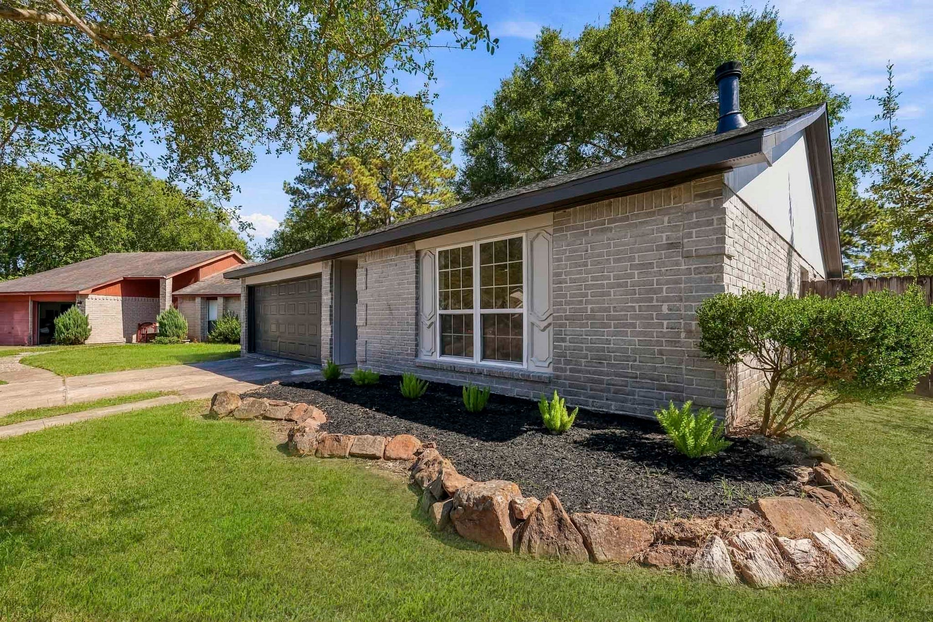 5906 Flower Gate Drive, Spring, TX 77373 Right exterior