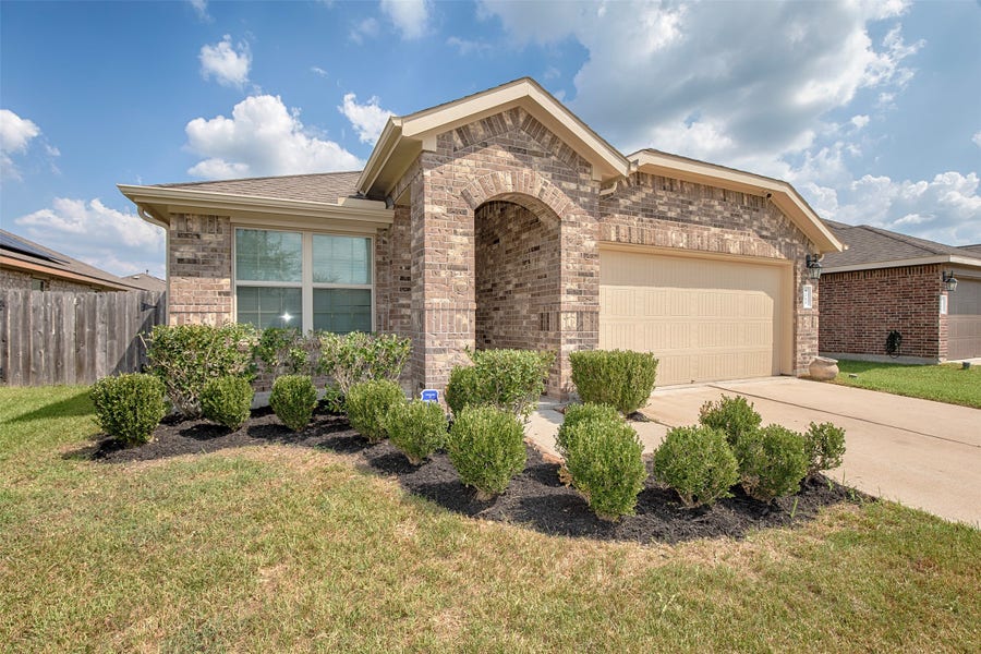 Property photo for 8215 Oakleaf Meadow Court, Rosharon, TX