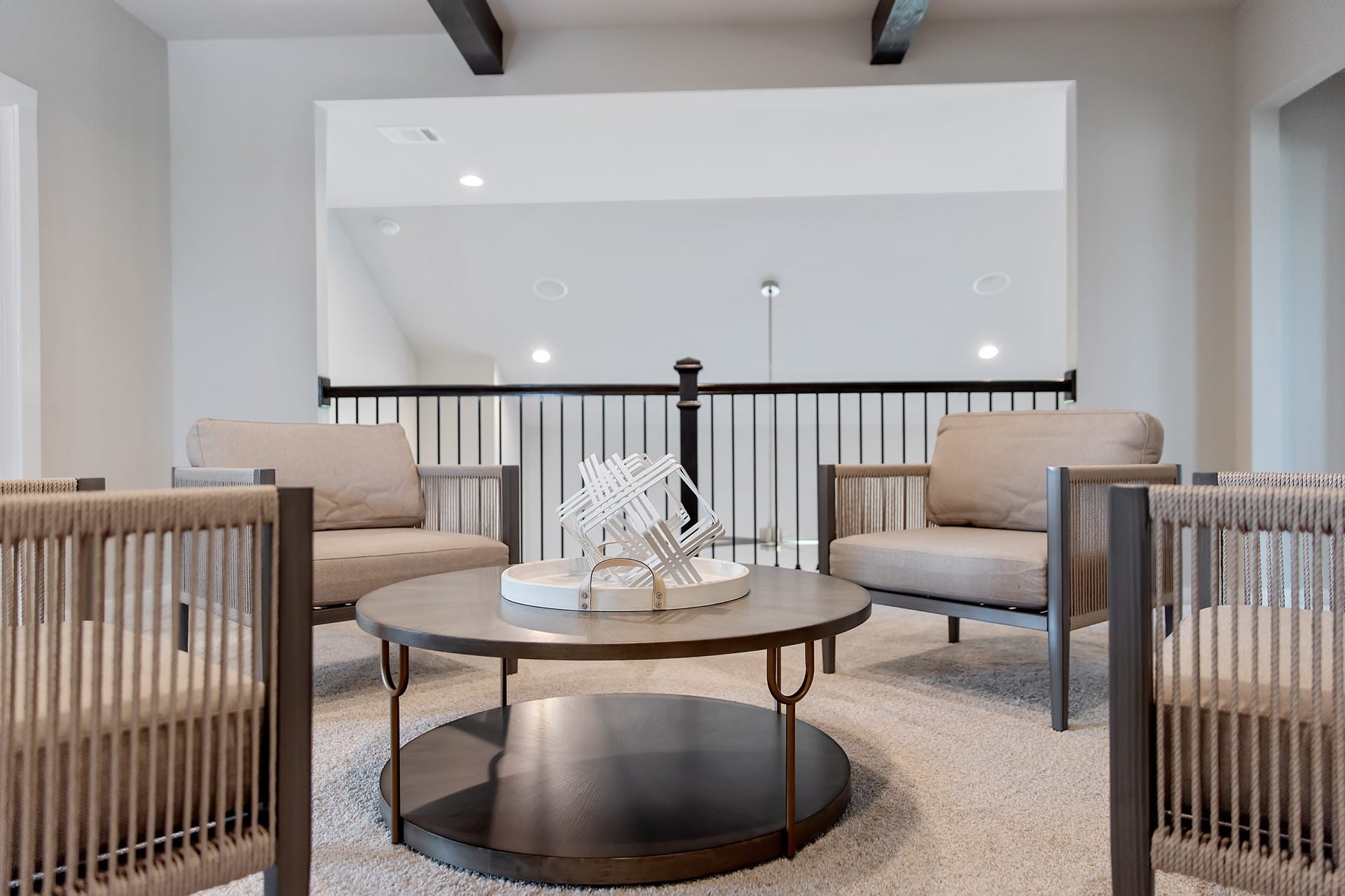 22122 Cortona Creek Lane, Hockley, TX 77447 Come upstairs and relish a day of relaxation in this loft area! Ideal as an additional living space or game room, it boasts plush carpeting, high ceilings, custom paint, and windows that flood the area with abundant natural light.