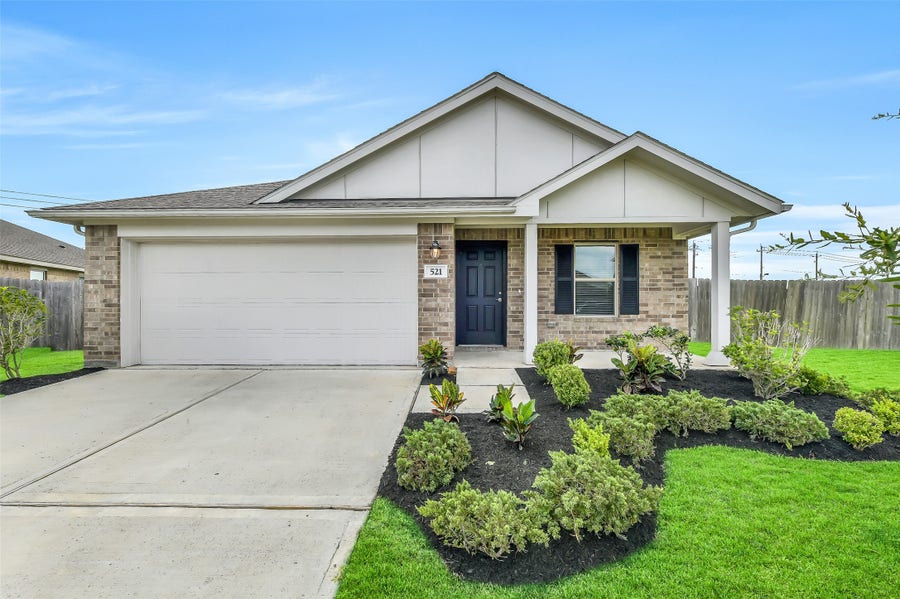 Property photo for 521 Maple Bend Lane, La Marque, TX