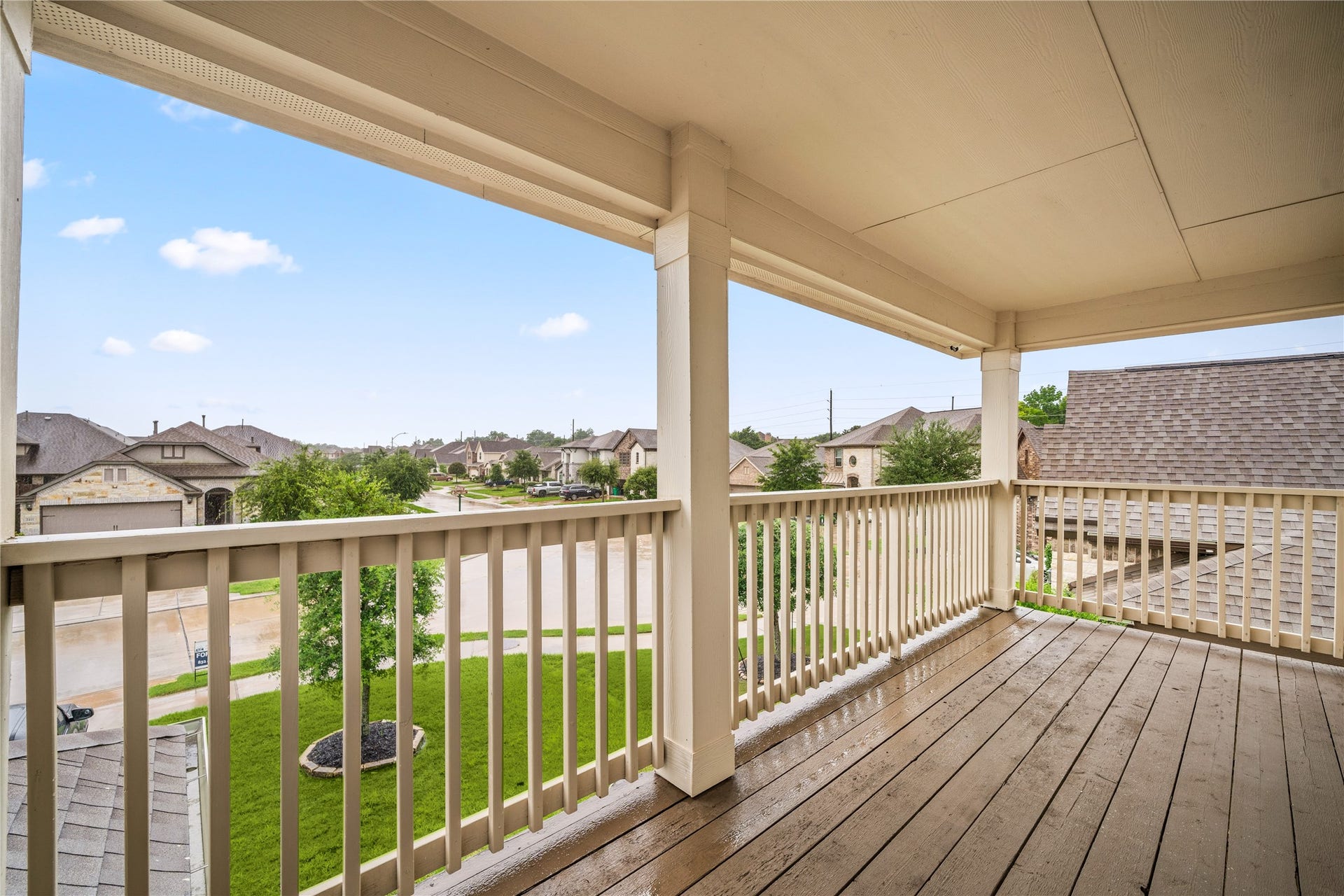 2418 Green Kale Drive, Richmond, TX 77406 Step out onto the covered balcony and take in the open neighborhood views, the ideal place to enjoy your morning coffee or unwind in the evening!