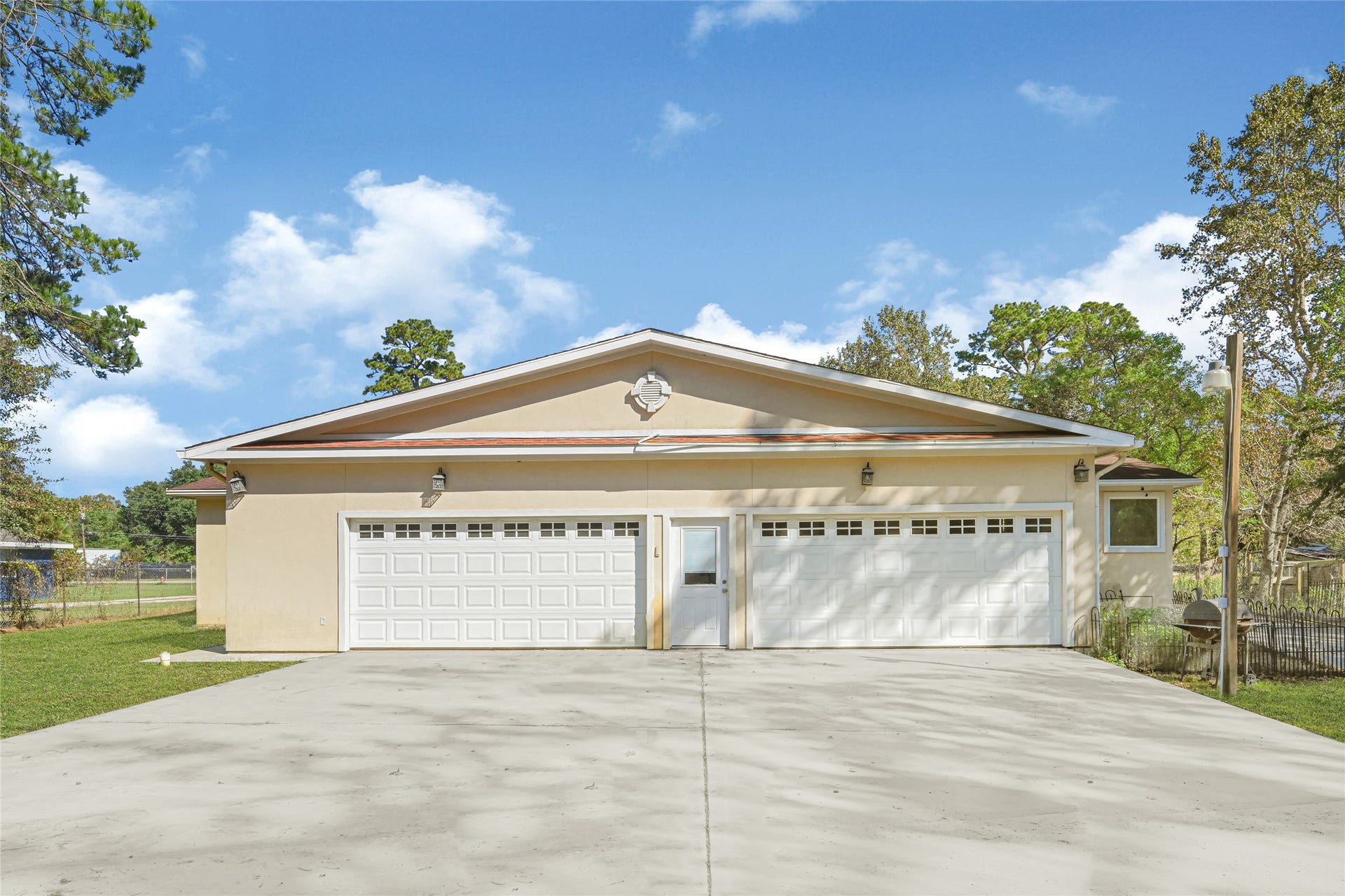 22638 Walnut Drive, Porter, TX 77365 22638 Walnut Drive, Porter, TX 77365