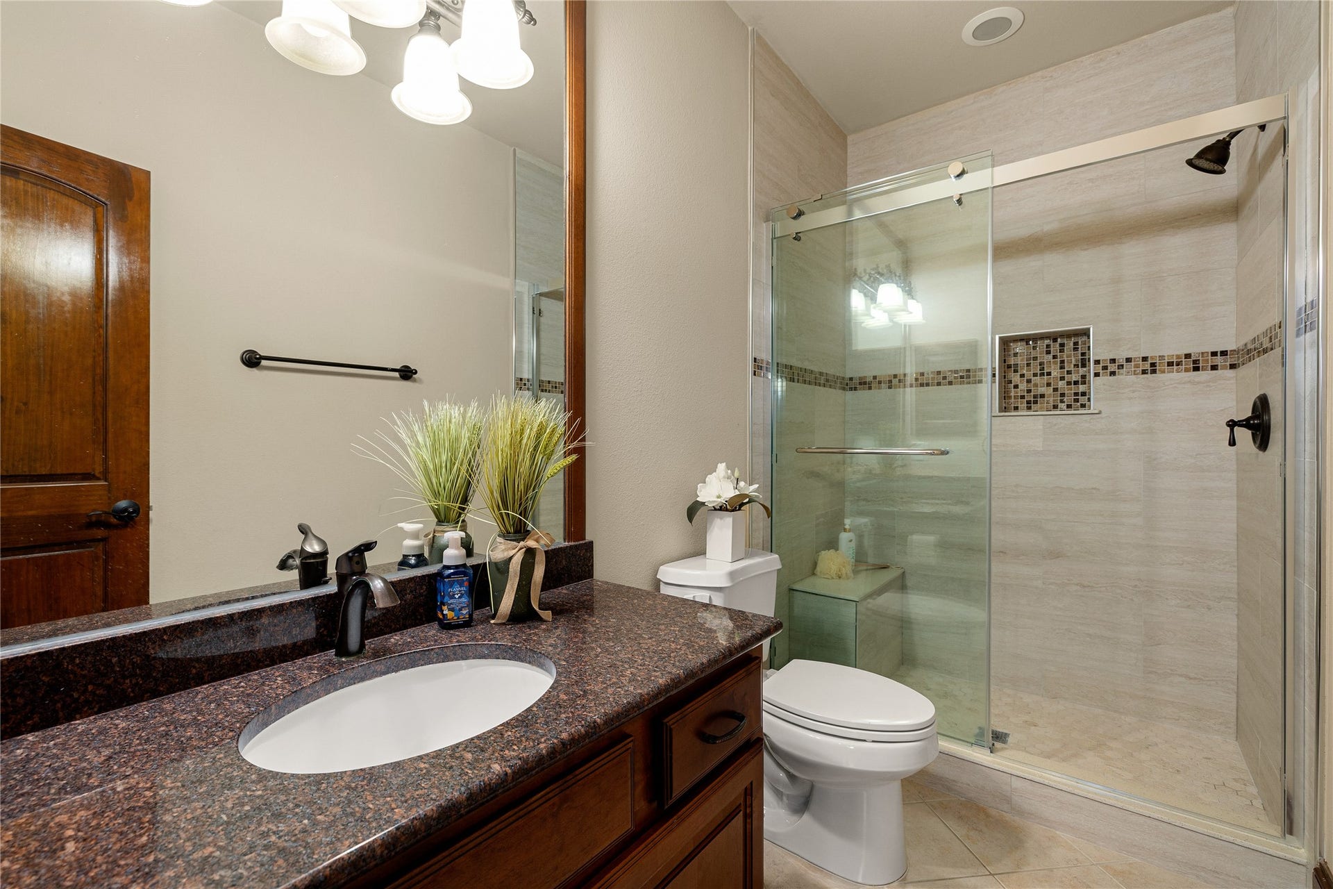 27711 Charter Lake Lane, Katy, TX 77494 Private Bathroom with Upgraded Standing Shower