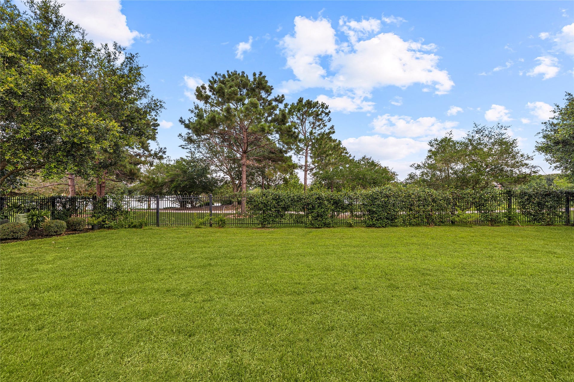 27711 Charter Lake Lane, Katy, TX 77494 Spectacular waterfront setting with peaceful lake views and beautiful sunsets.