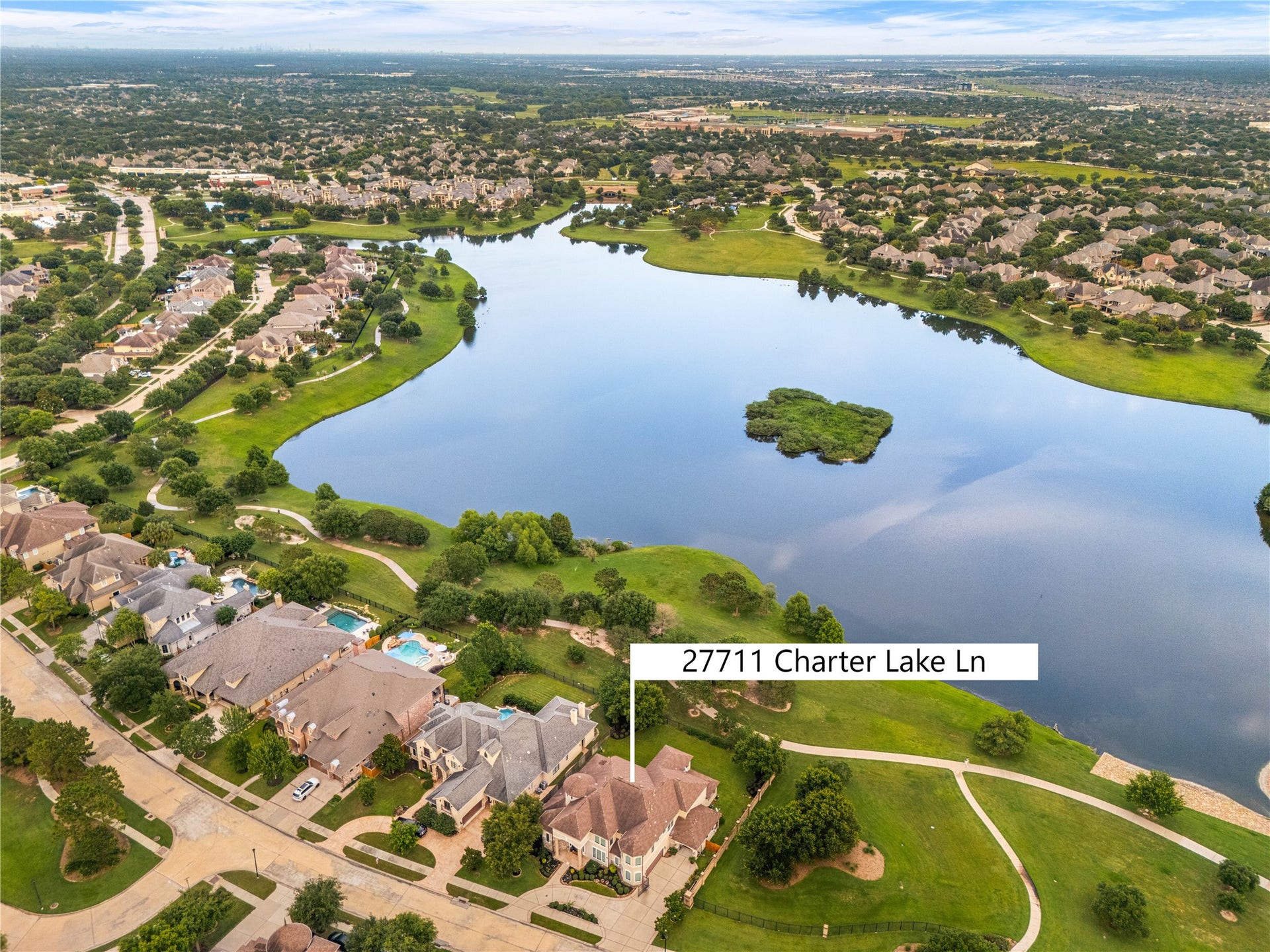 27711 Charter Lake Lane, Katy, TX 77494 Safe & nested in one of the most exclusive gated communities in Cinco Ranch