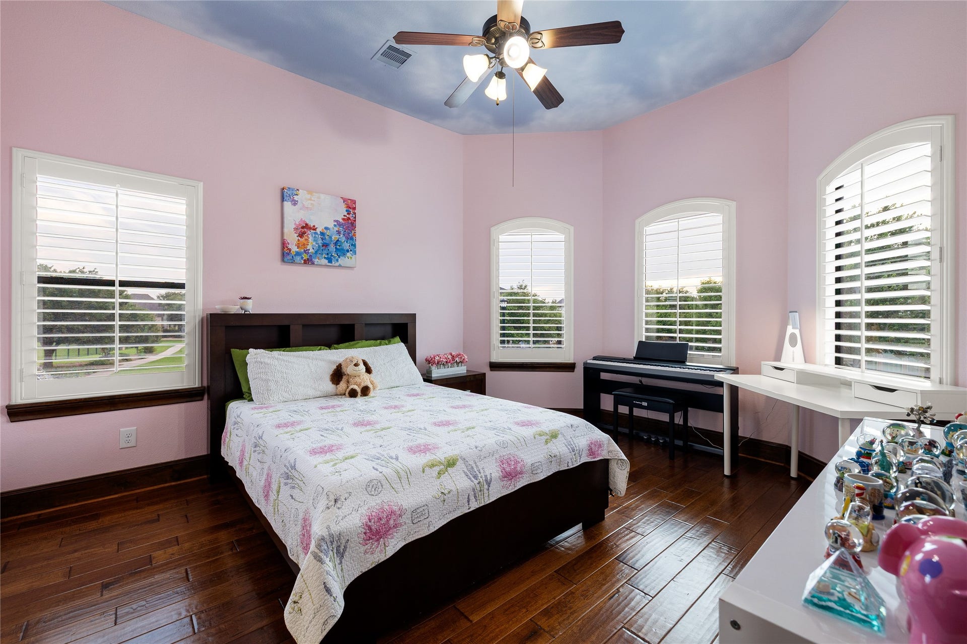 27711 Charter Lake Lane, Katy, TX 77494 Generously sized 5th Bedroom upstair with abundant natural light and bay windows