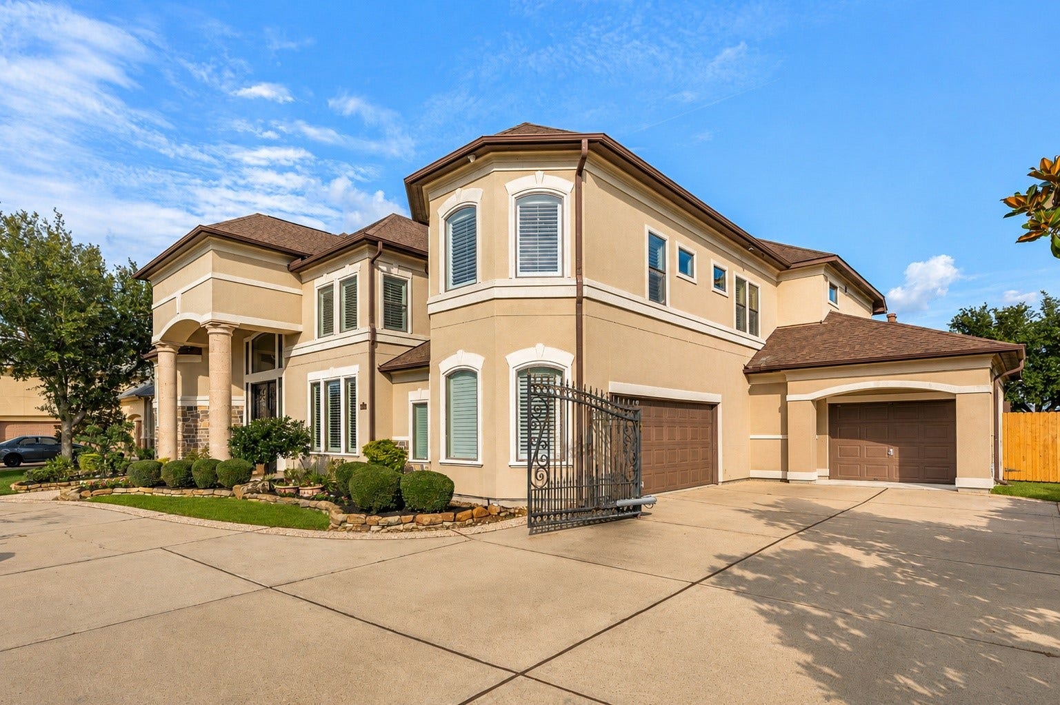 27711 Charter Lake Lane, Katy, TX 77494 Oversized 3 car garage