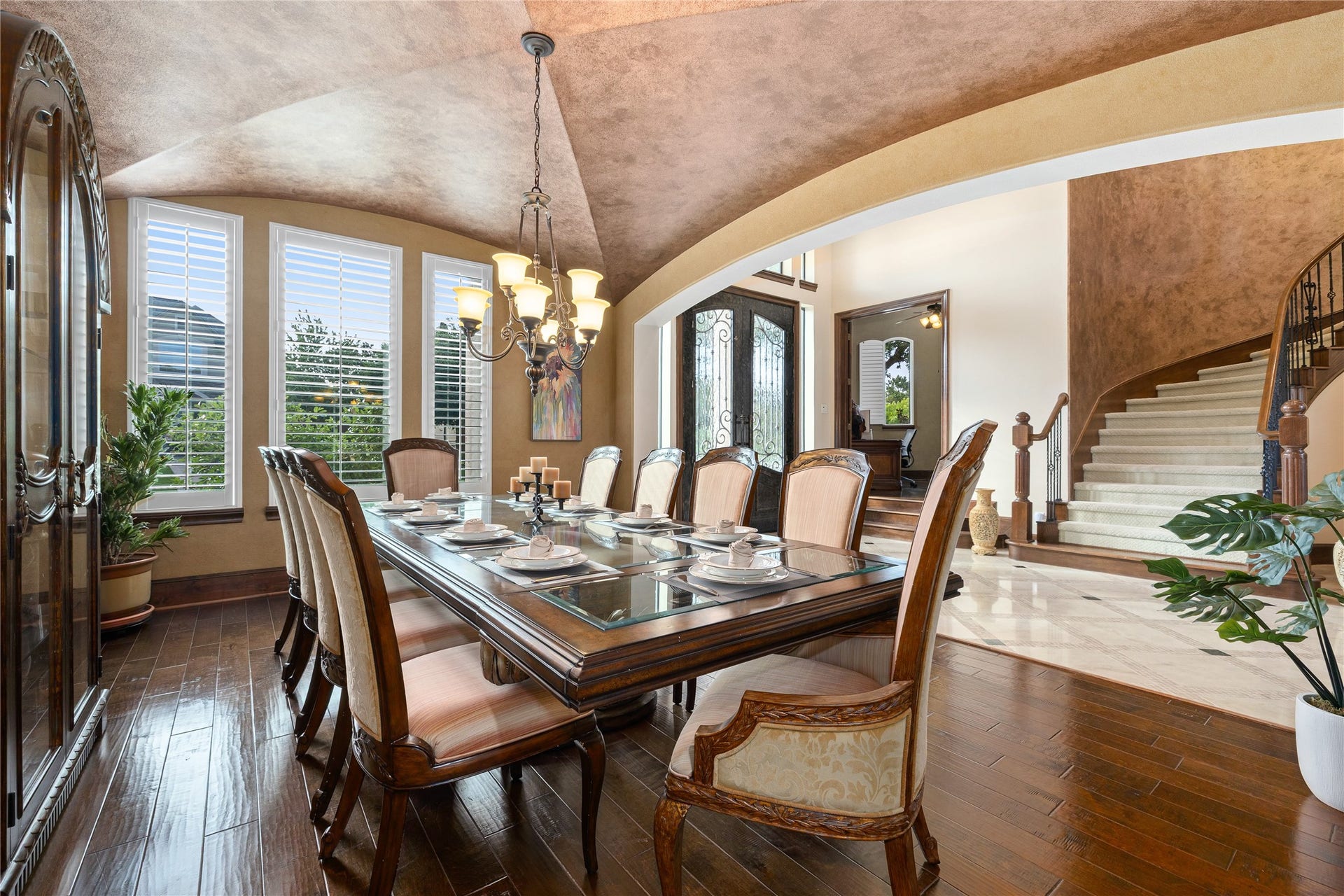 27711 Charter Lake Lane, Katy, TX 77494 Elegant dining space ideal for entertaining guests and hosting special occasions.