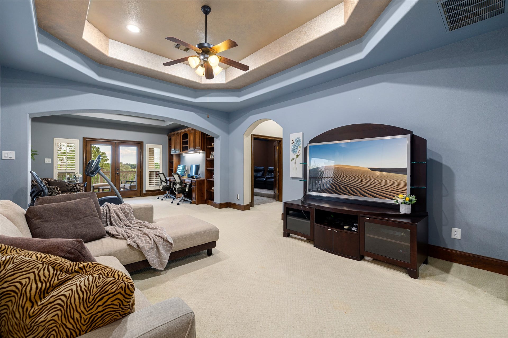 27711 Charter Lake Lane, Katy, TX 77494 Large upstairs game room offering flexible space for entertainment and recreation.