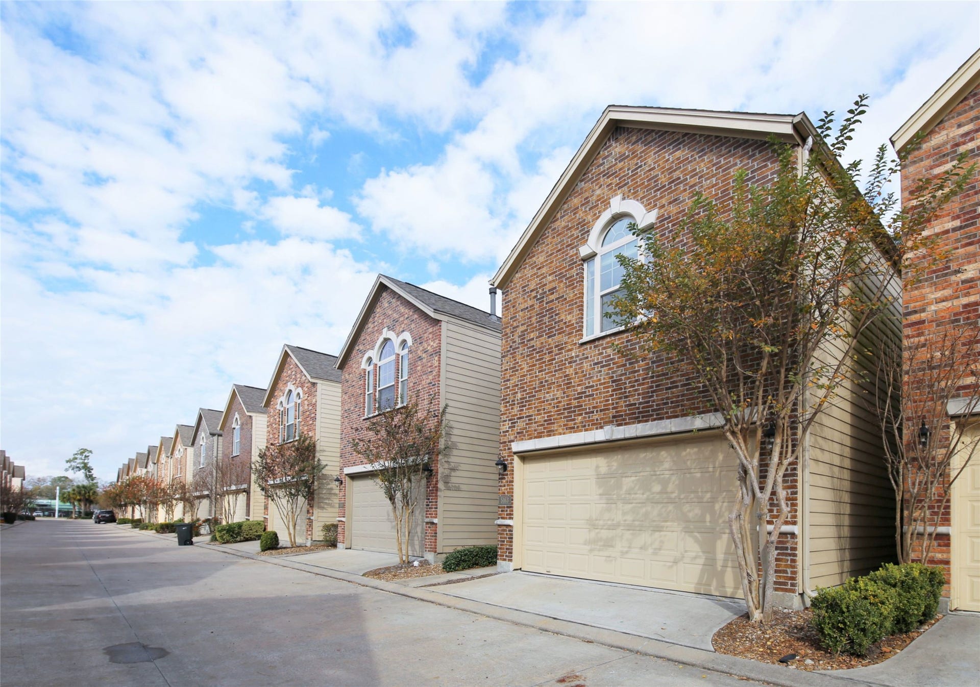 5163 Oasis Park, Houston, TX 77021