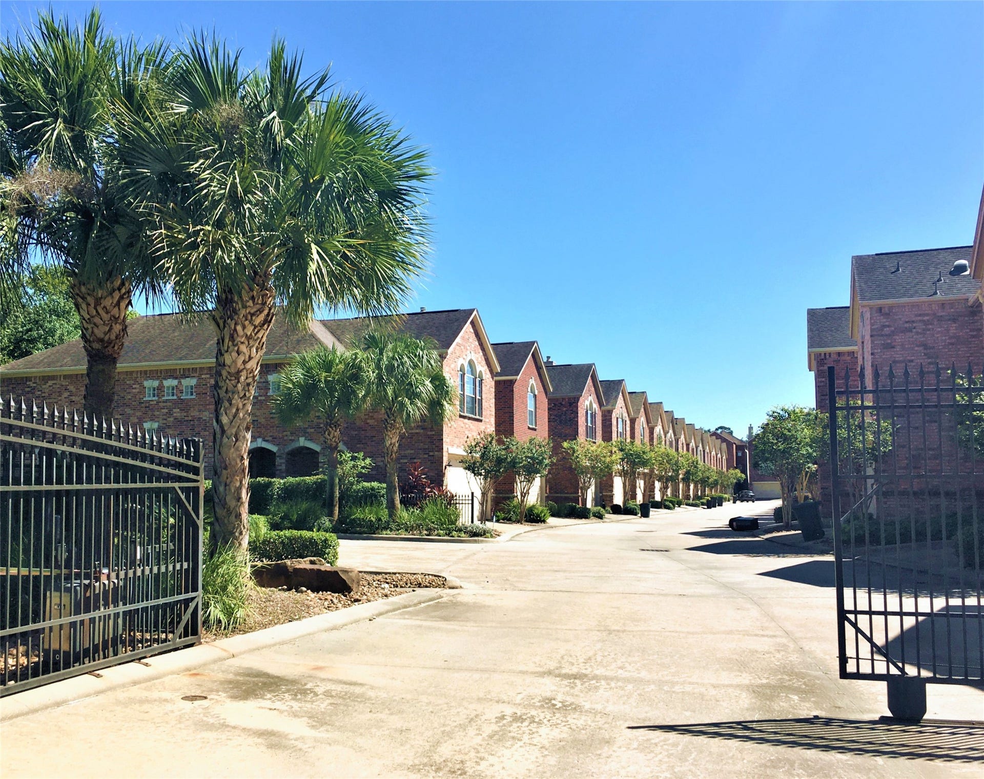 5163 Oasis Park, Houston, TX 77021