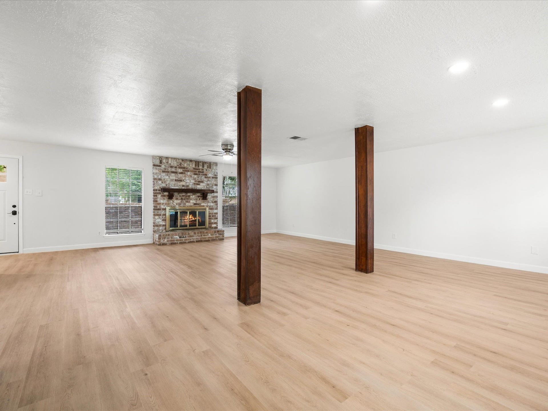 2715 River Birch Drive, Sugar Land, TX 77479 2715 River Birch Drive, Sugar Land, TX 77479