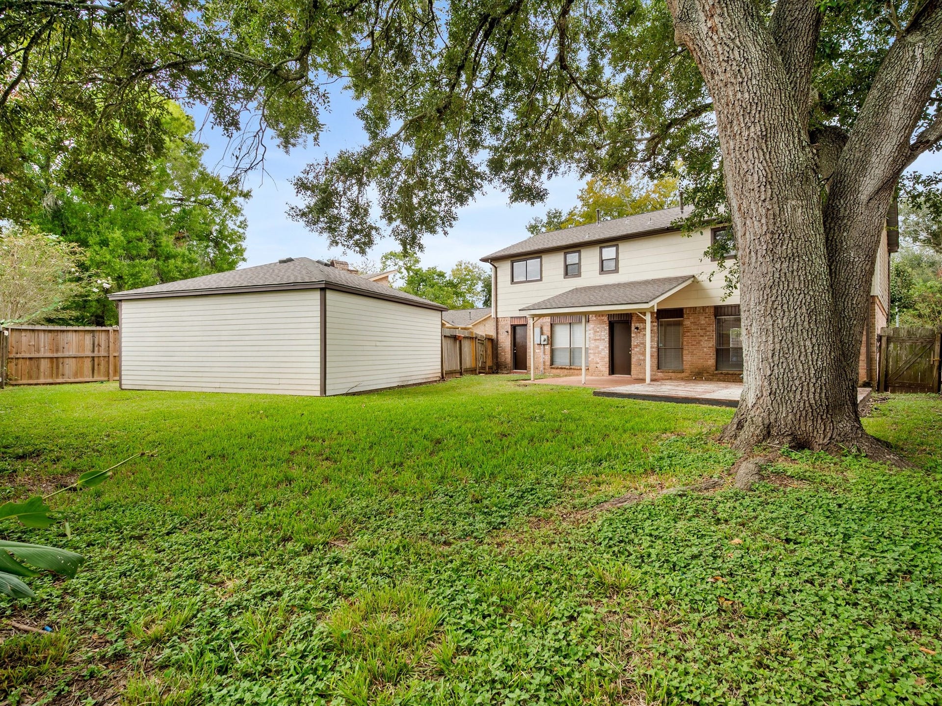 2715 River Birch Drive, Sugar Land, TX 77479 2715 River Birch Drive, Sugar Land, TX 77479