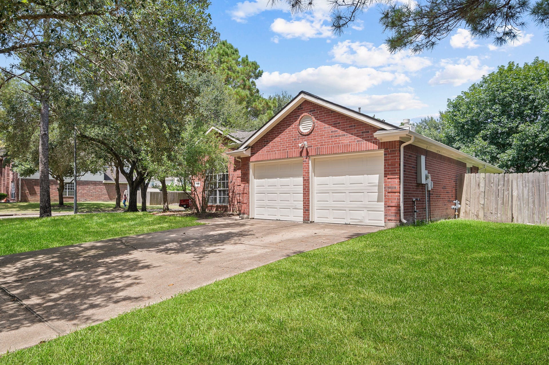5827 Willow Park Drive, Richmond, TX 77469 5827 Willow Park Drive, Richmond, TX 77469