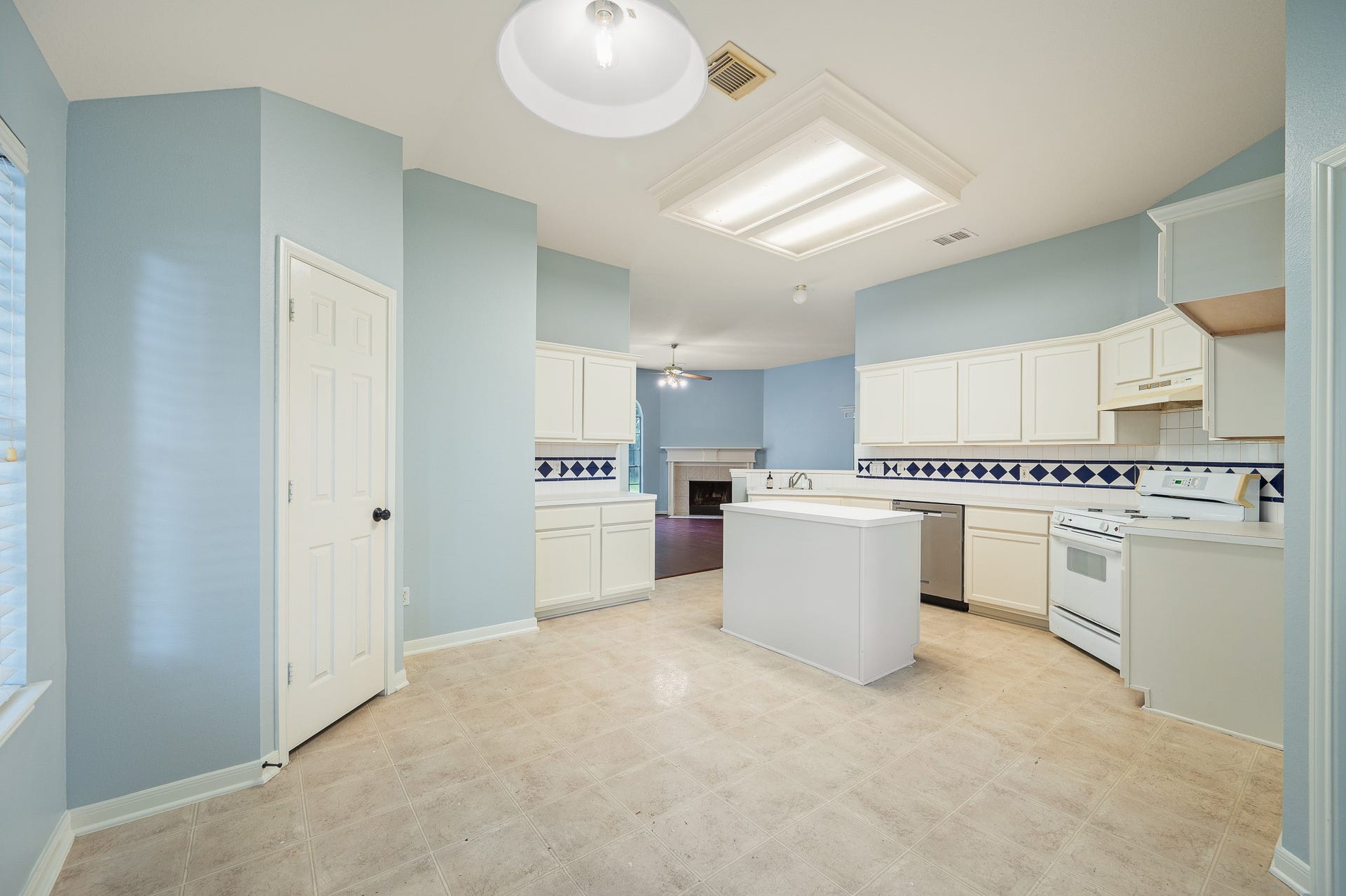 5827 Willow Park Drive, Richmond, TX 77469 5827 Willow Park Drive, Richmond, TX 77469