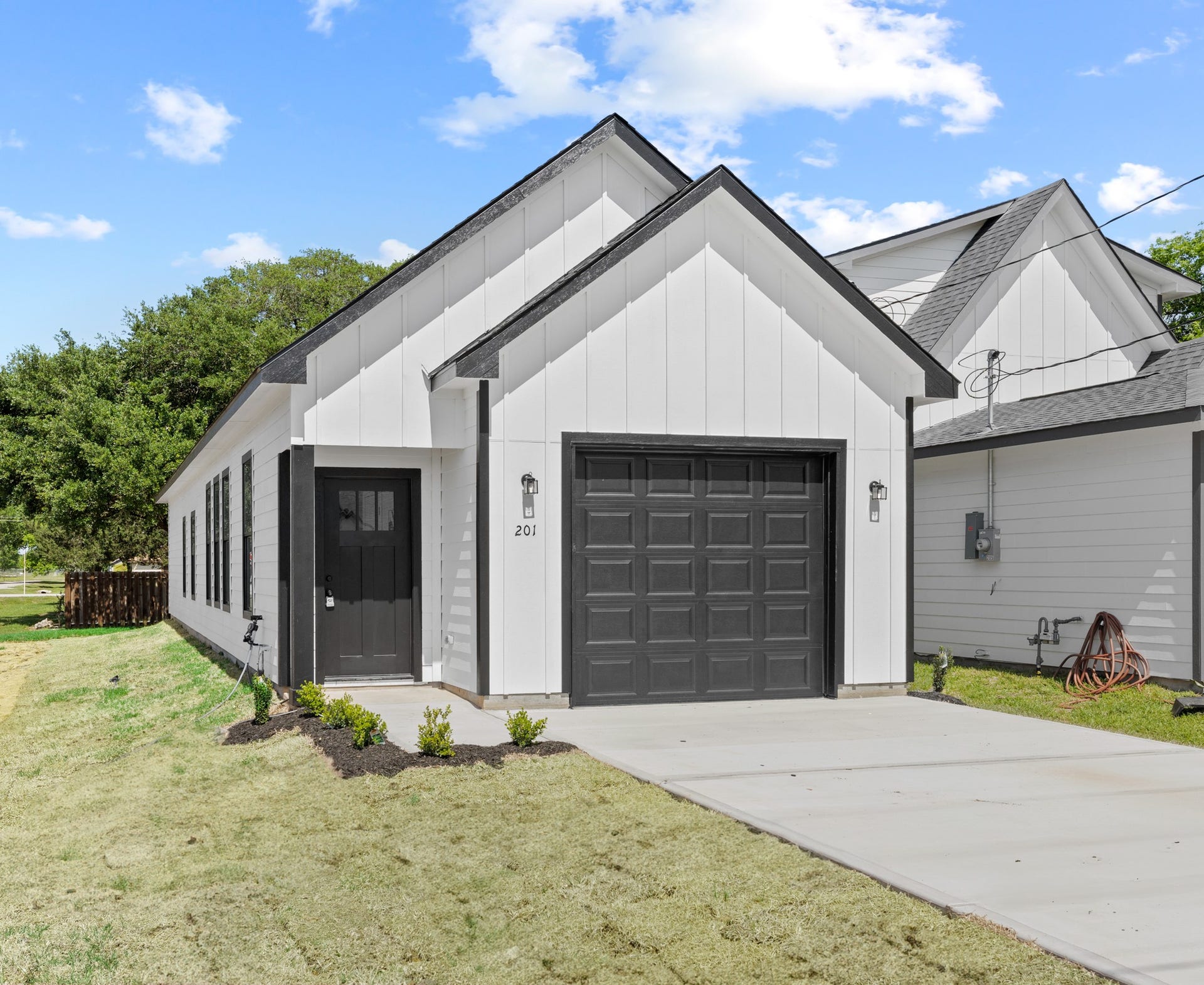 201 S 2nd Street, Beasley, TX 77417