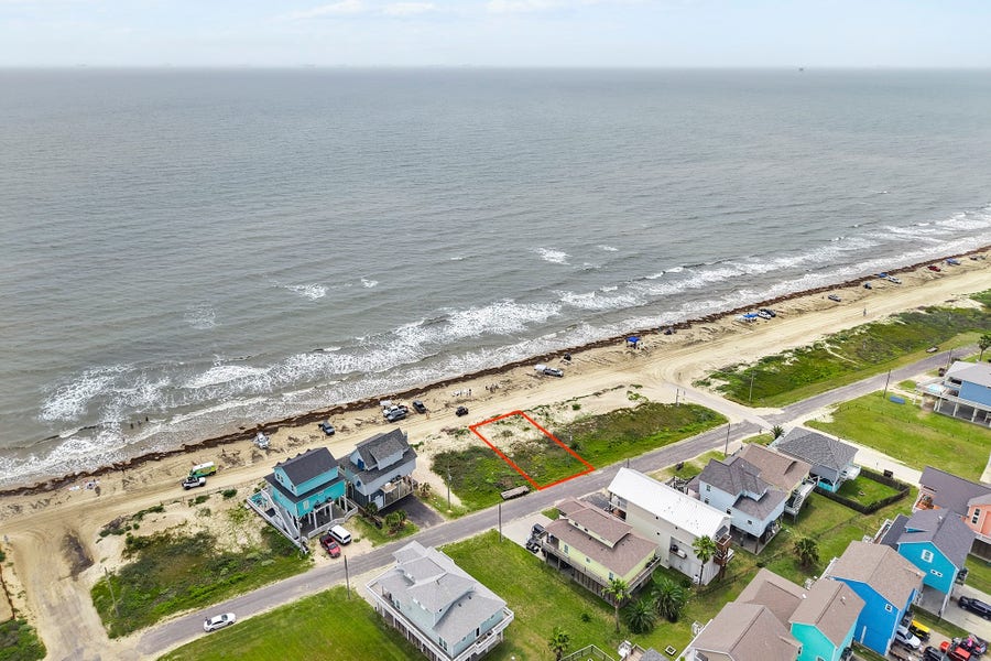 Property photo for 2790 Tradewind Drive, Crystal Beach, TX