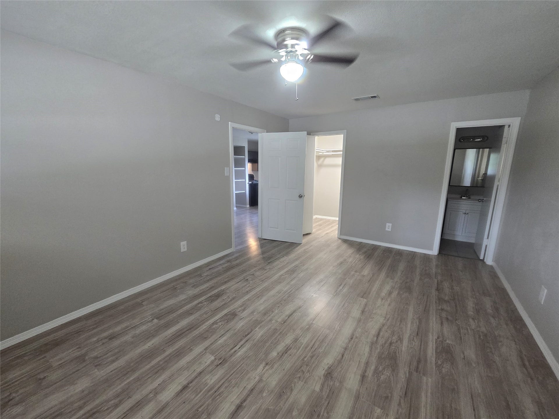 3453 W Highway 6, #1, Alvin, TX 77511 Primary bedroom