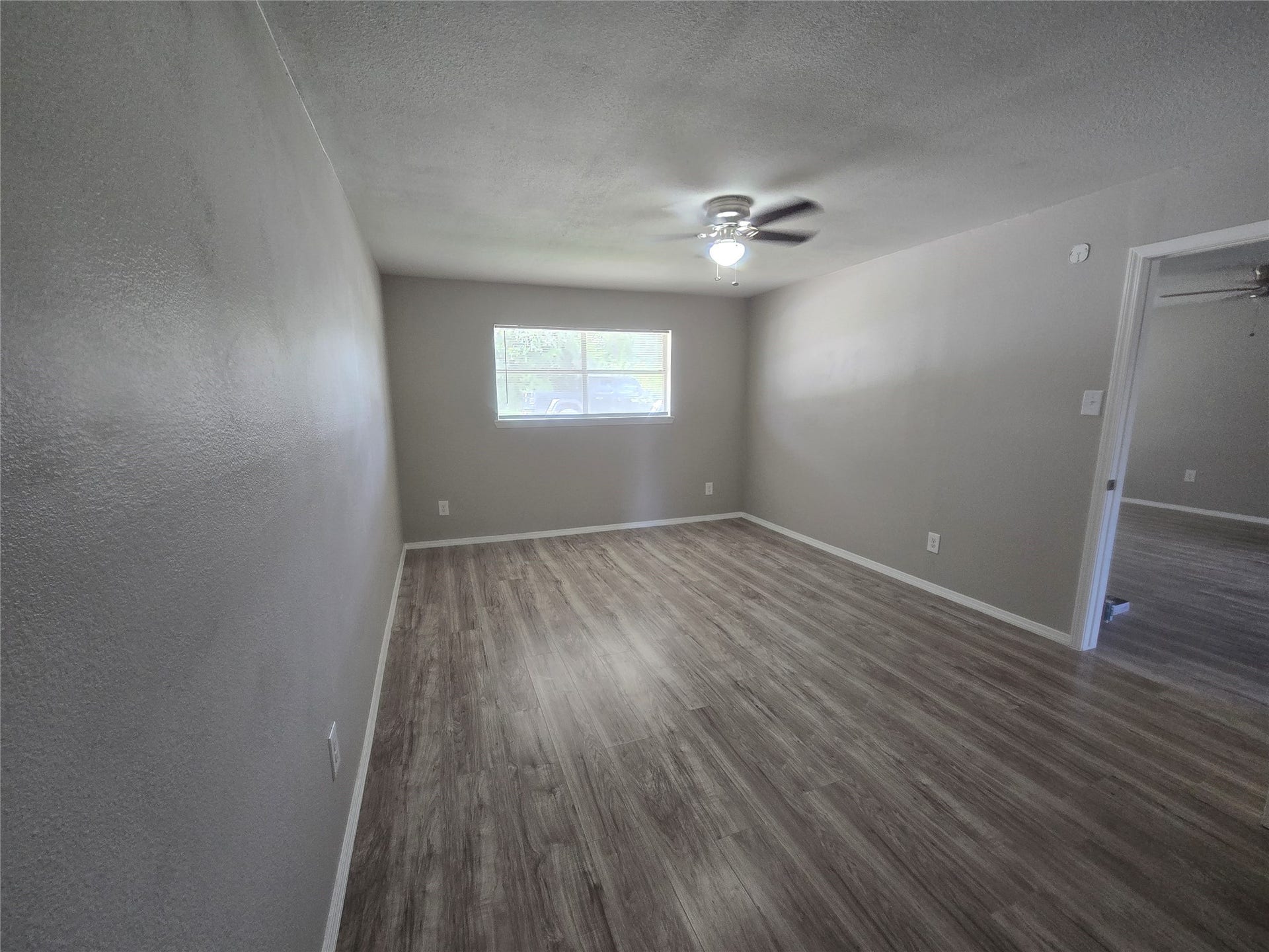 3453 W Highway 6, #1, Alvin, TX 77511 2nd view primary bedroom