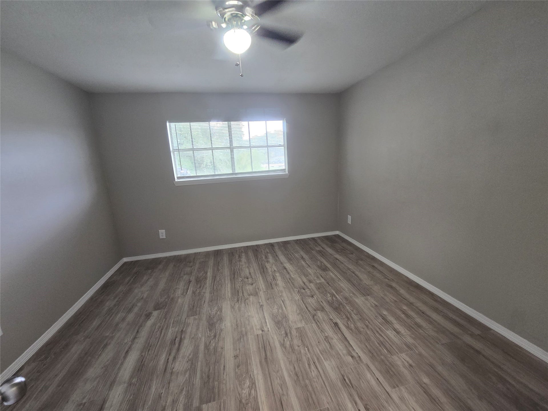 3453 W Highway 6, #1, Alvin, TX 77511 2nd bedroom