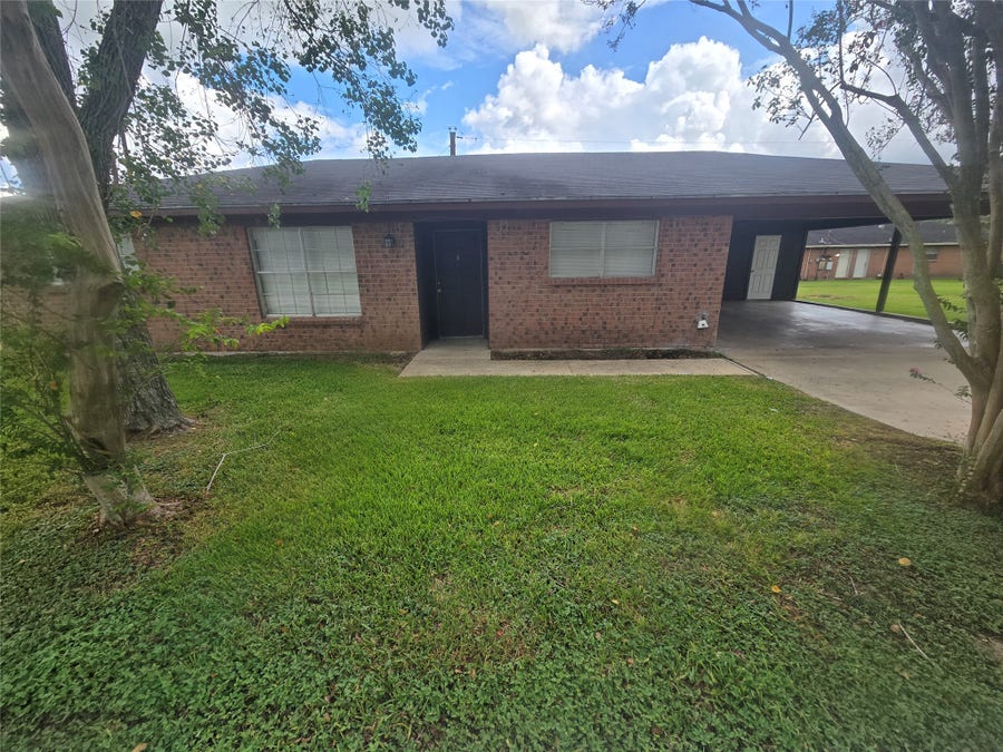 Property photo for 3453 W Highway 6, #1, Alvin, TX