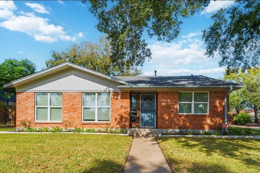 Property photo for 3923 Hickok Lane, Houston, TX