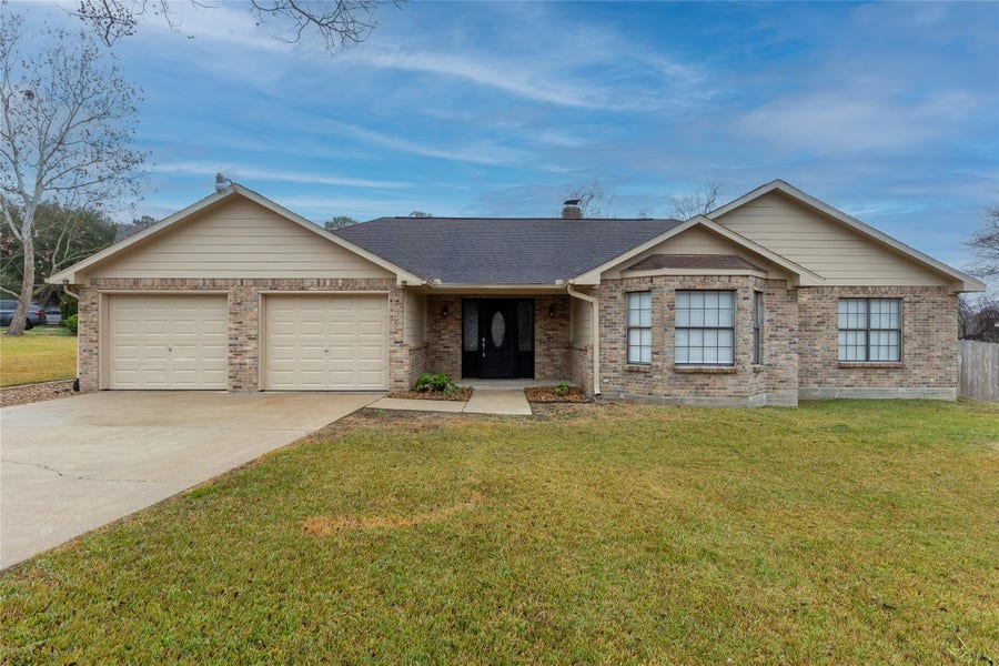 Property photo for 328 Lake View Drive, Montgomery, TX
