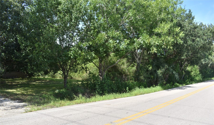 Property photo for 3511 Old Massey Ranch Road, Manvel, TX