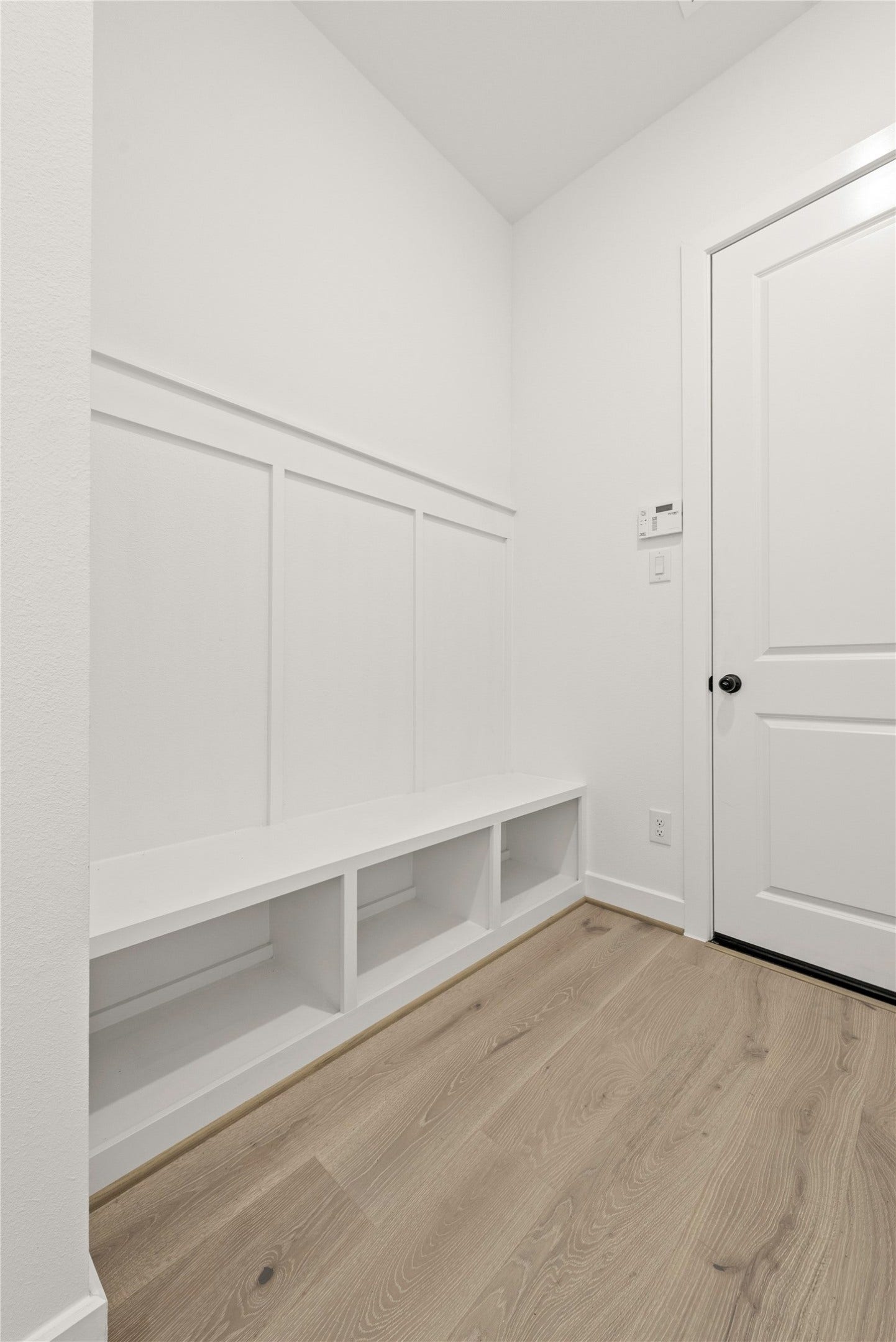 Representative image; features, selections, and colors may vary.