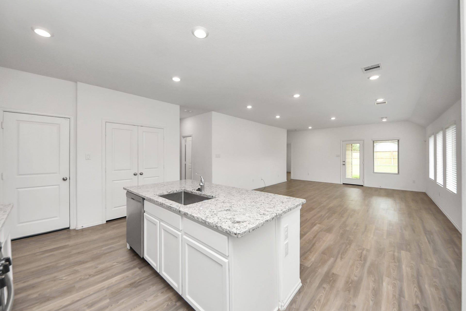 14235 Elrington Hollow Trail, Fresno, TX 77583 14235 Elrington Hollow Trail, Fresno, TX 77583