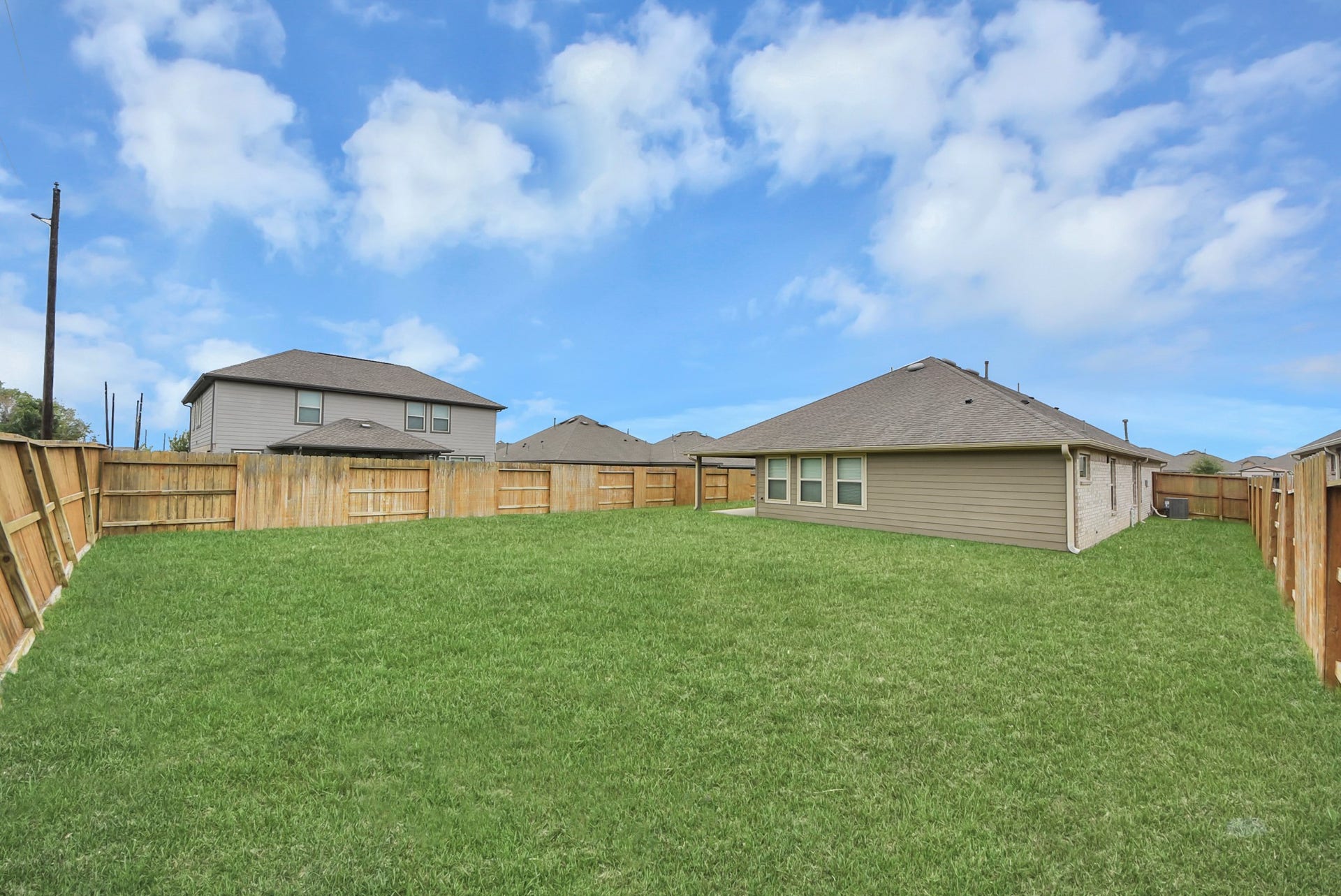 14235 Elrington Hollow Trail, Fresno, TX 77583 14235 Elrington Hollow Trail, Fresno, TX 77583