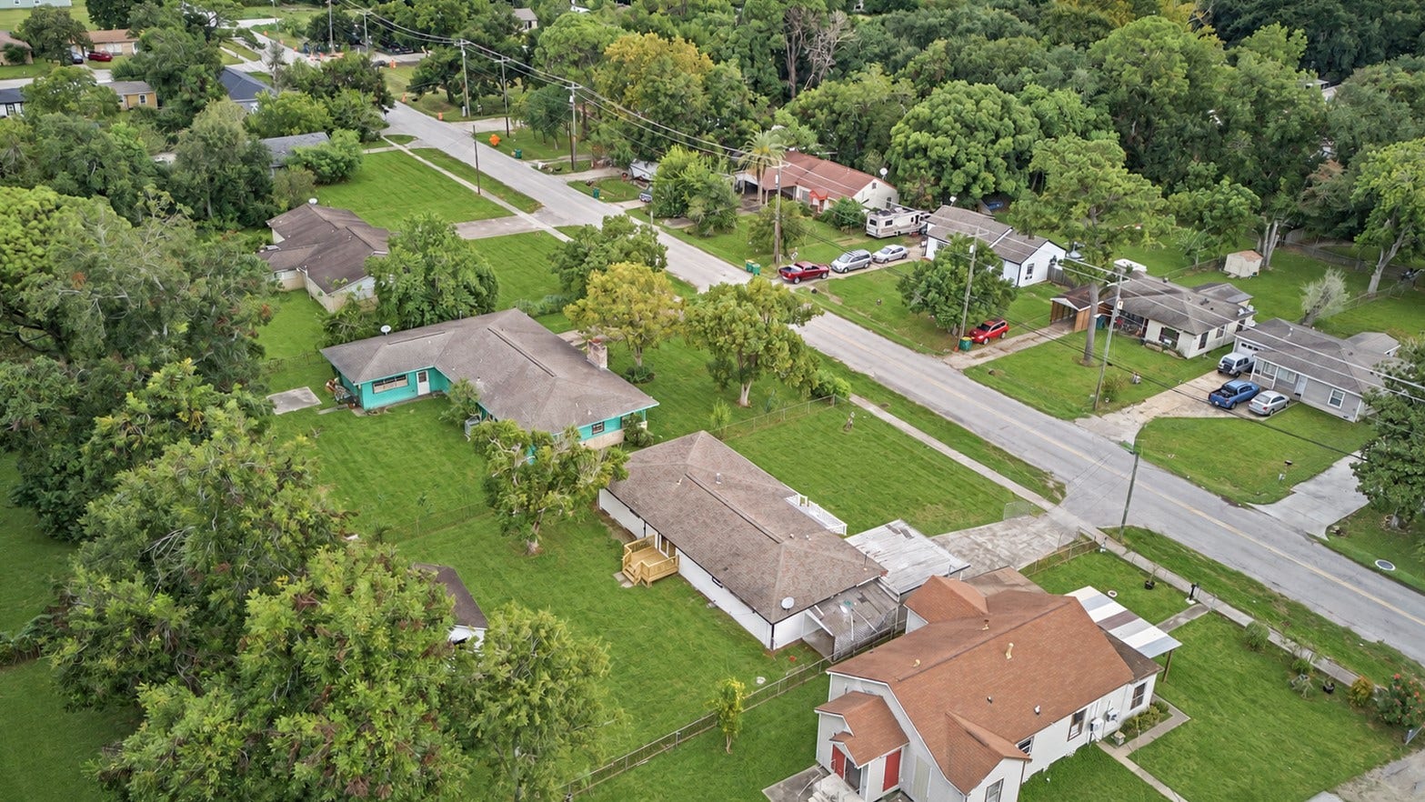 1118 Lake Road, La Marque, TX 77568 1118 Lake Road, La Marque, TX 77568